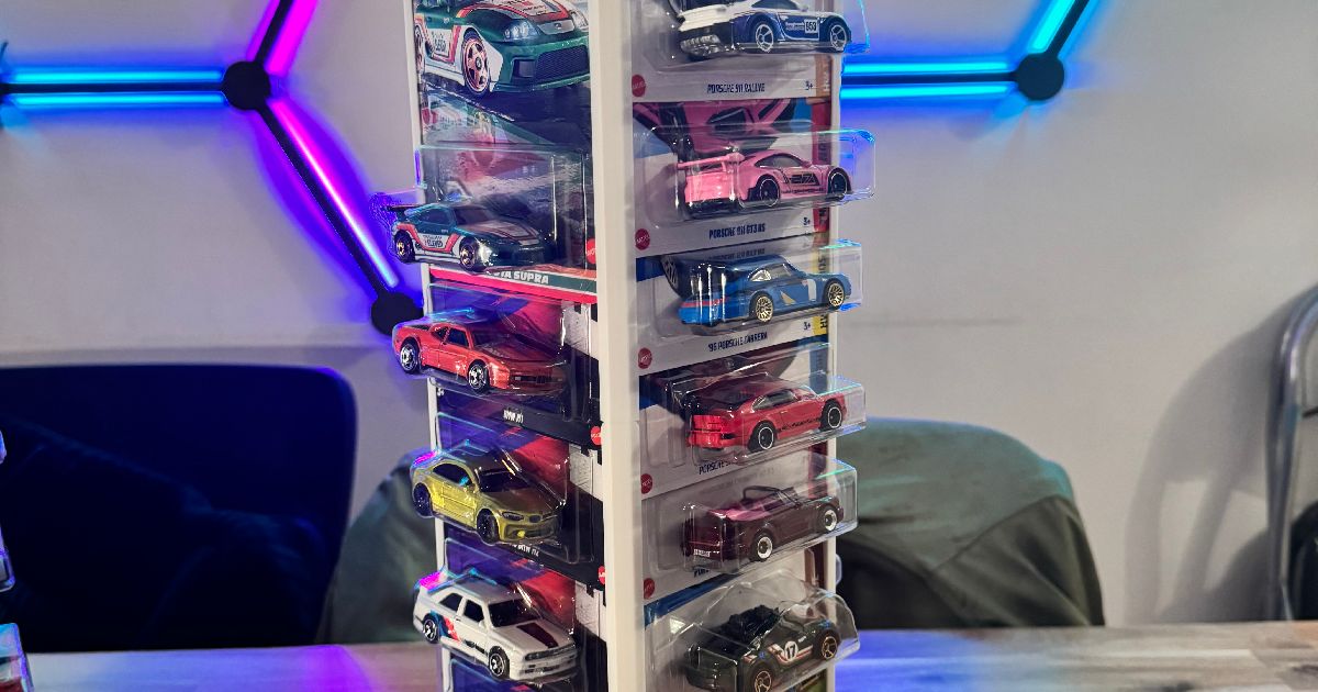 Rotating Display for Hotwheels Mainlines cards by DutchWorkX3D | Download STL model