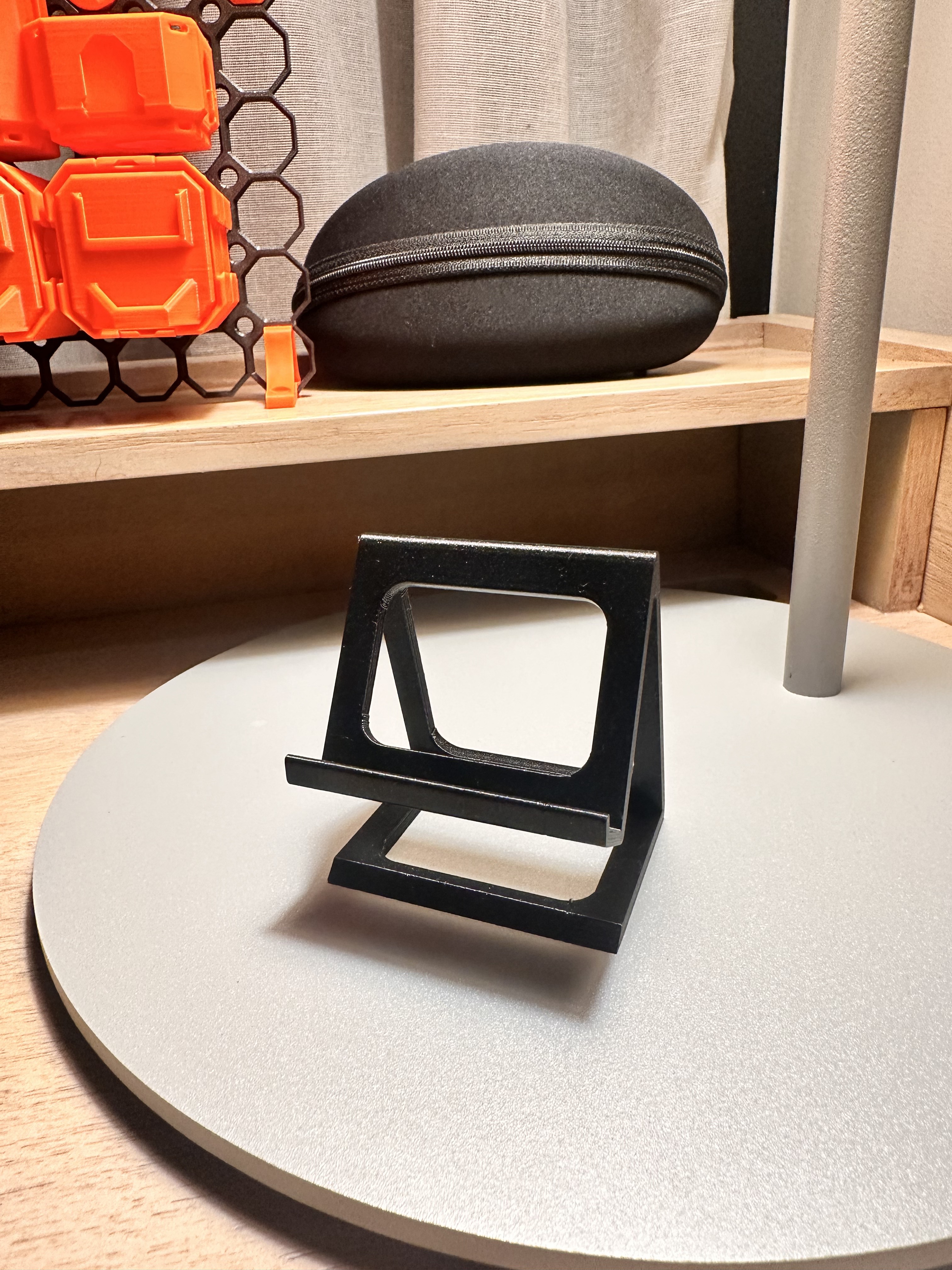 minimal phone holder