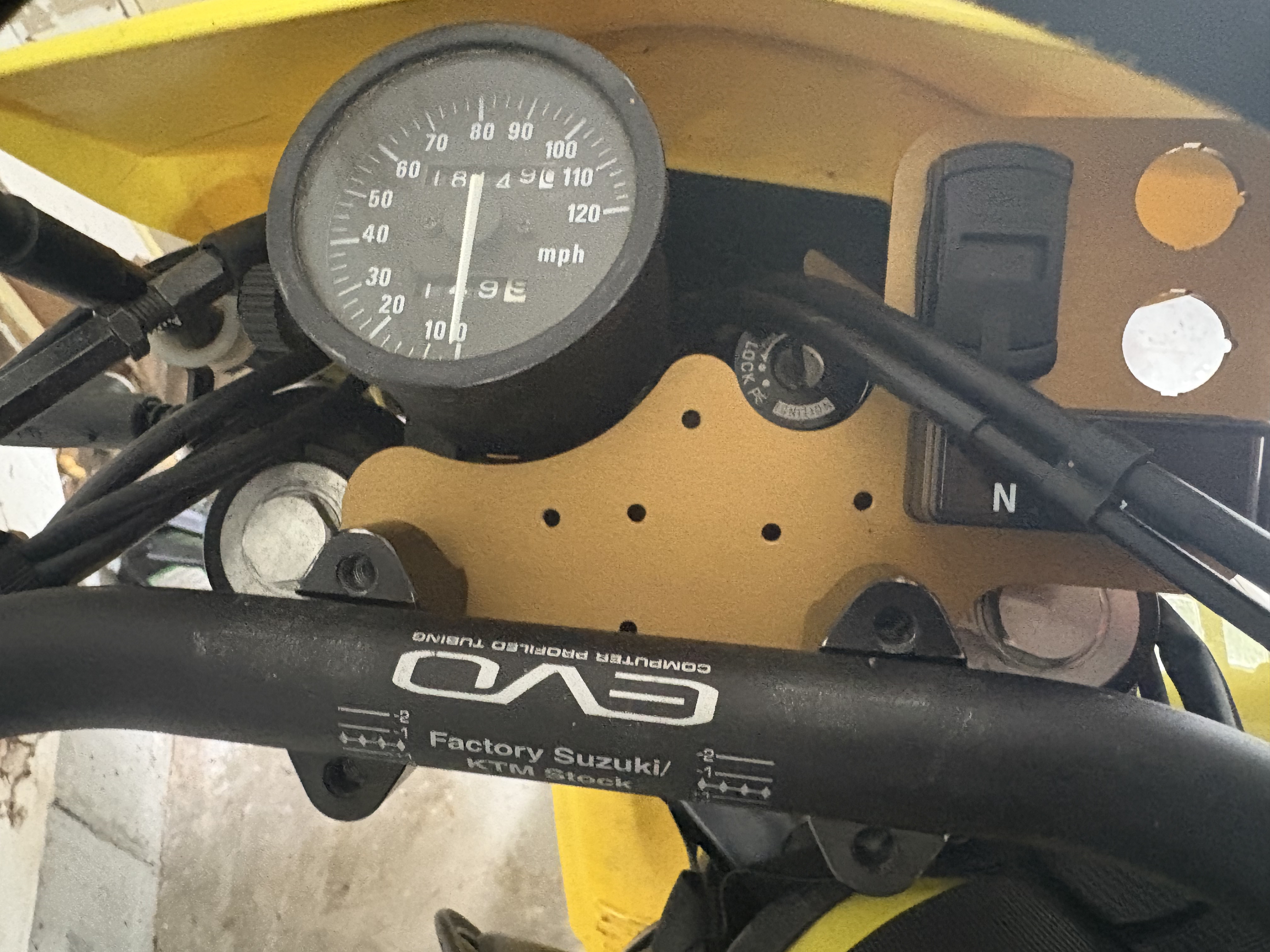 suzuki dr650 dashboard bracket