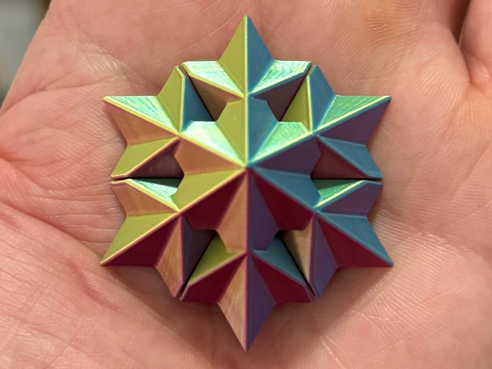Sierpiński Snowflake Fractal Pyramid - Level 1 (Vase Mode)