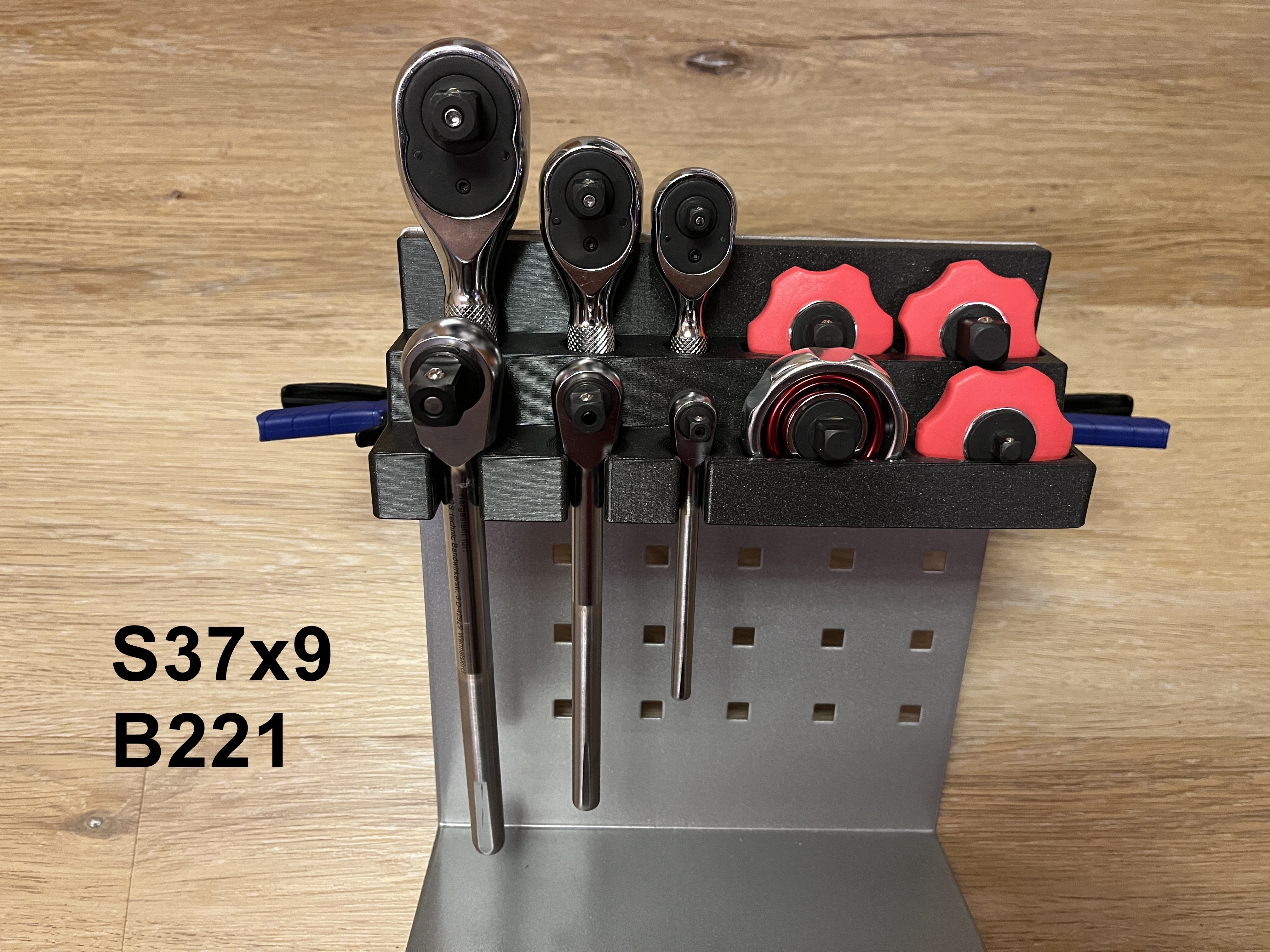 S37x9 - B221 - Spezial - Ratschen