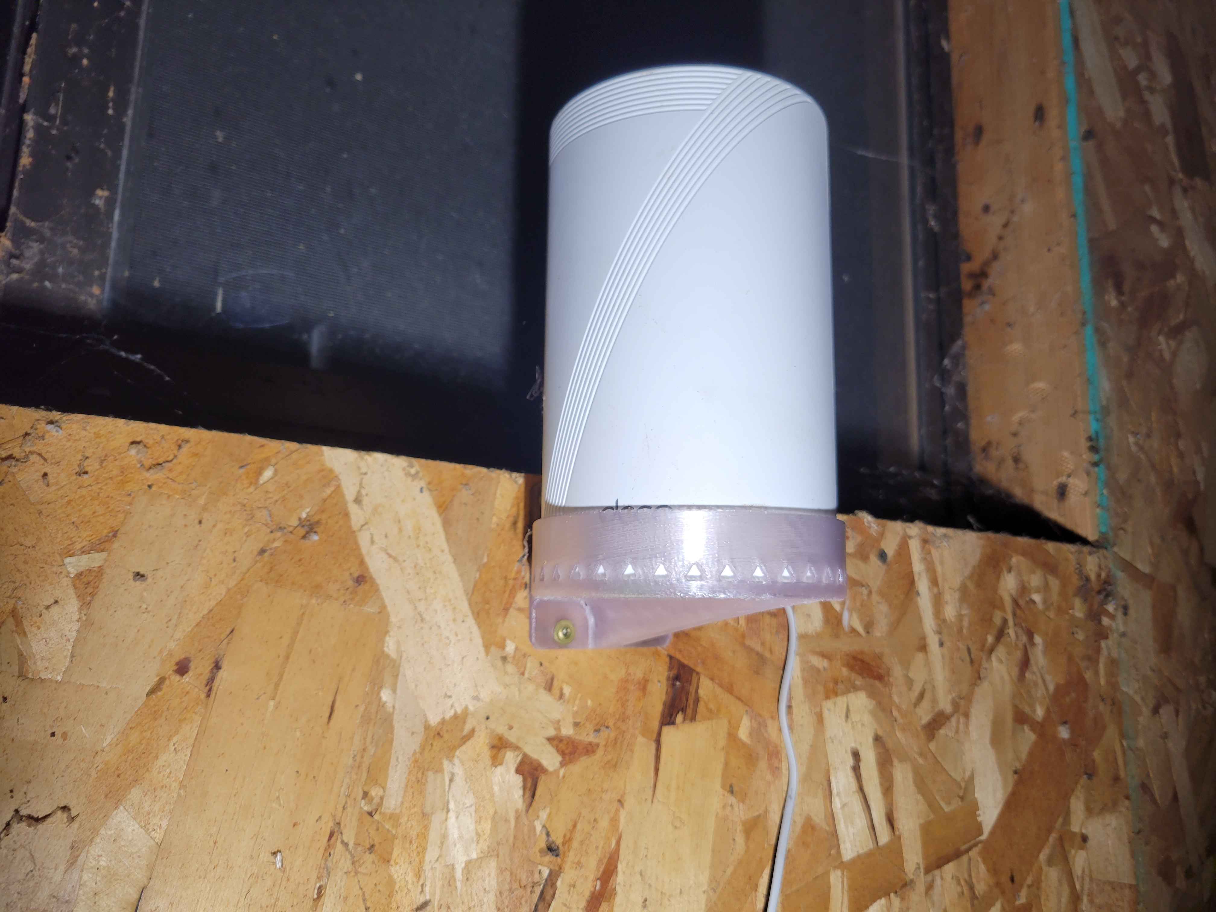 TP-Link deco BE11000 Wall Mount