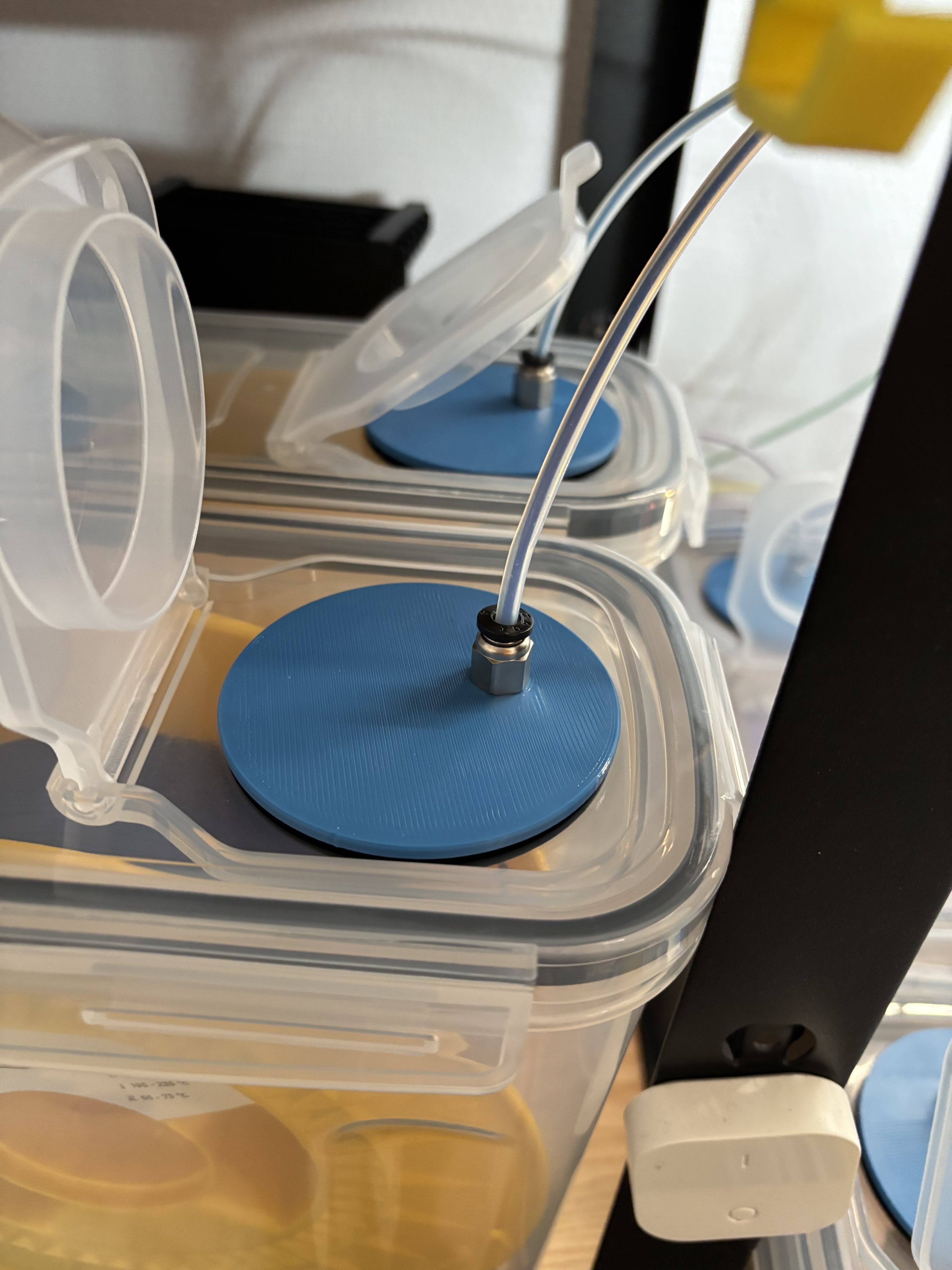 M6 PTFE passthrough Dyna Dry Box / Filament Box 4L