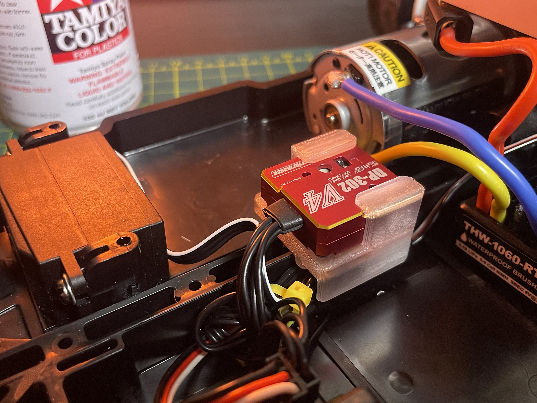 TT-02 Gyro Clip - for Yokomo DP-302 V4