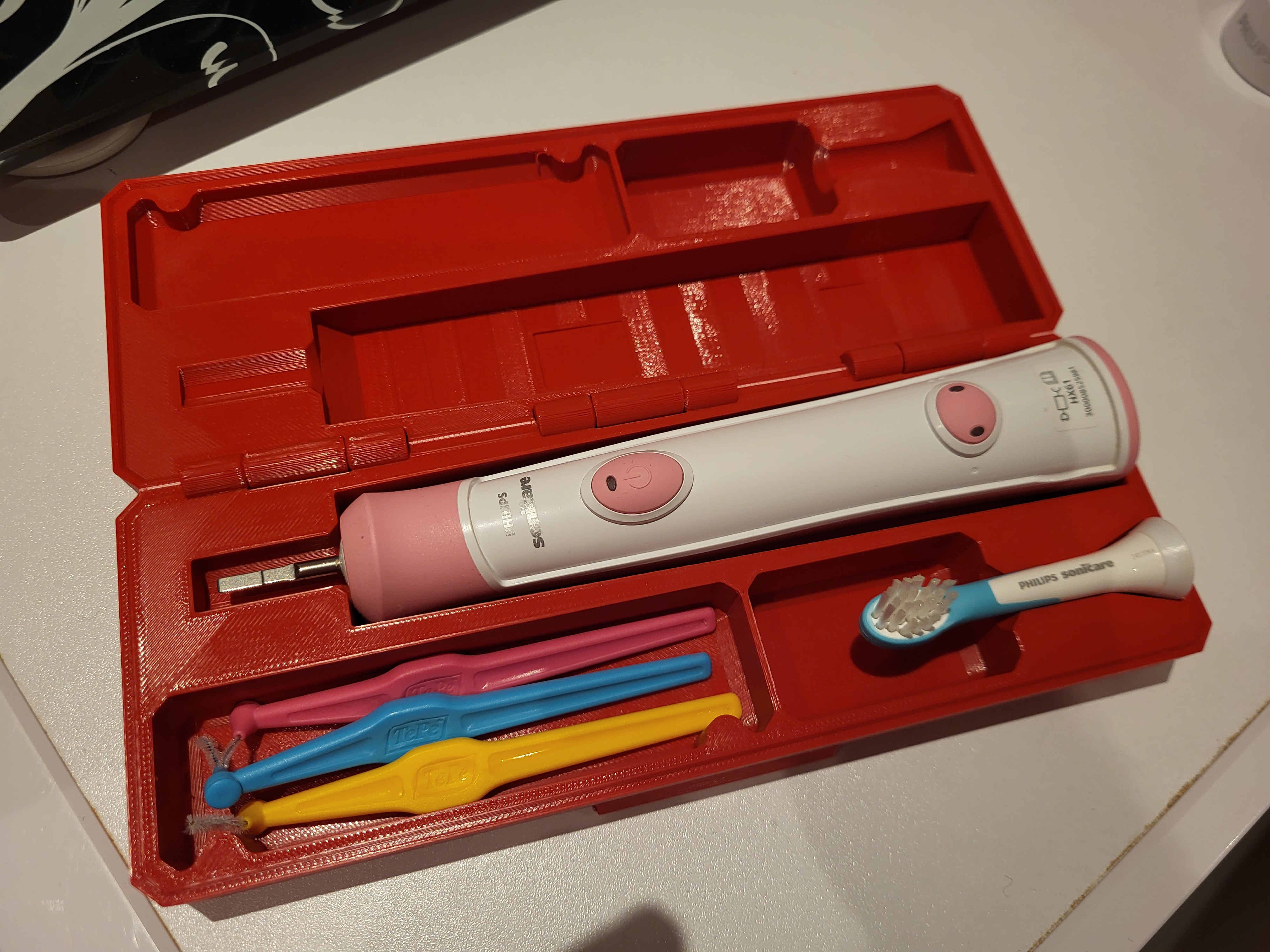 Philips Sonicare For Kids case with magnetic closure