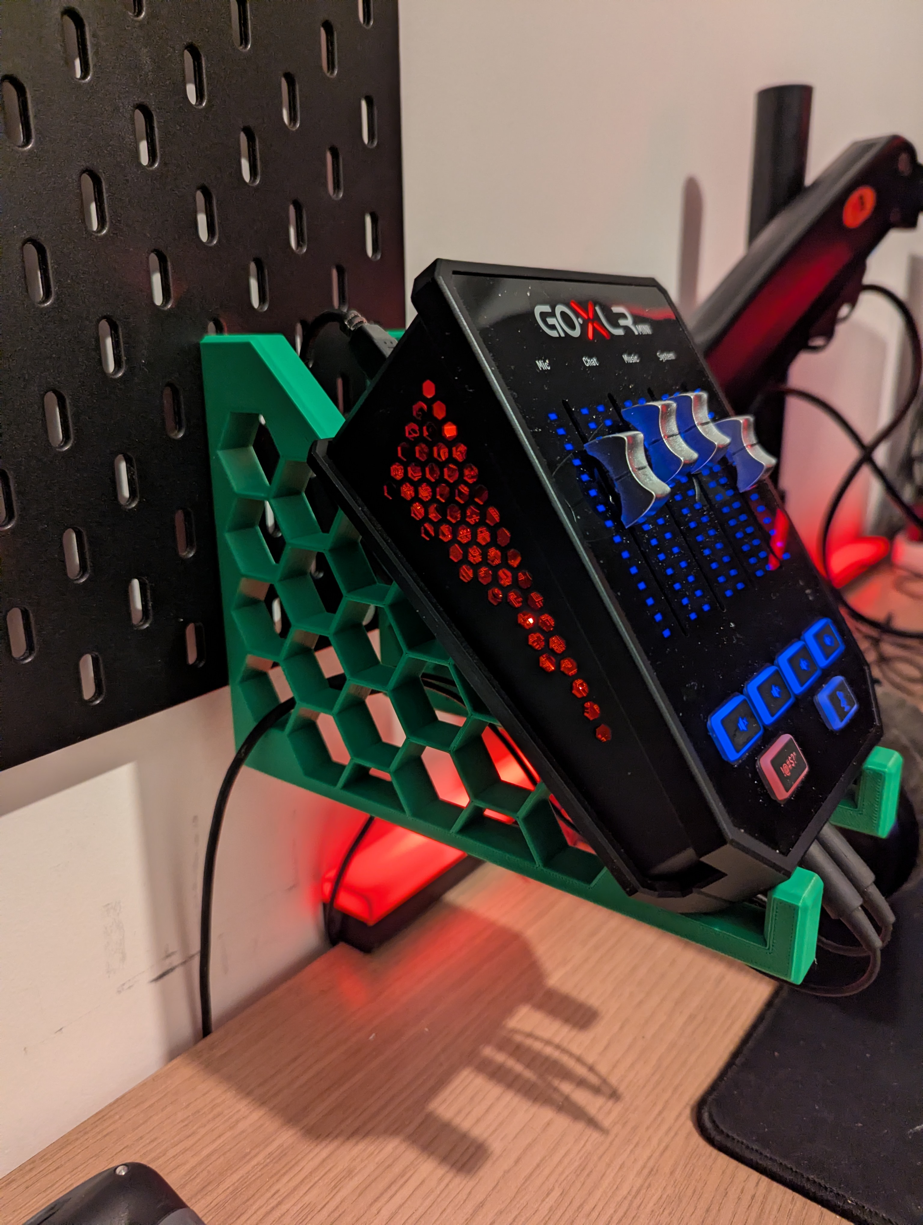 GoXLR mini Skadis holder