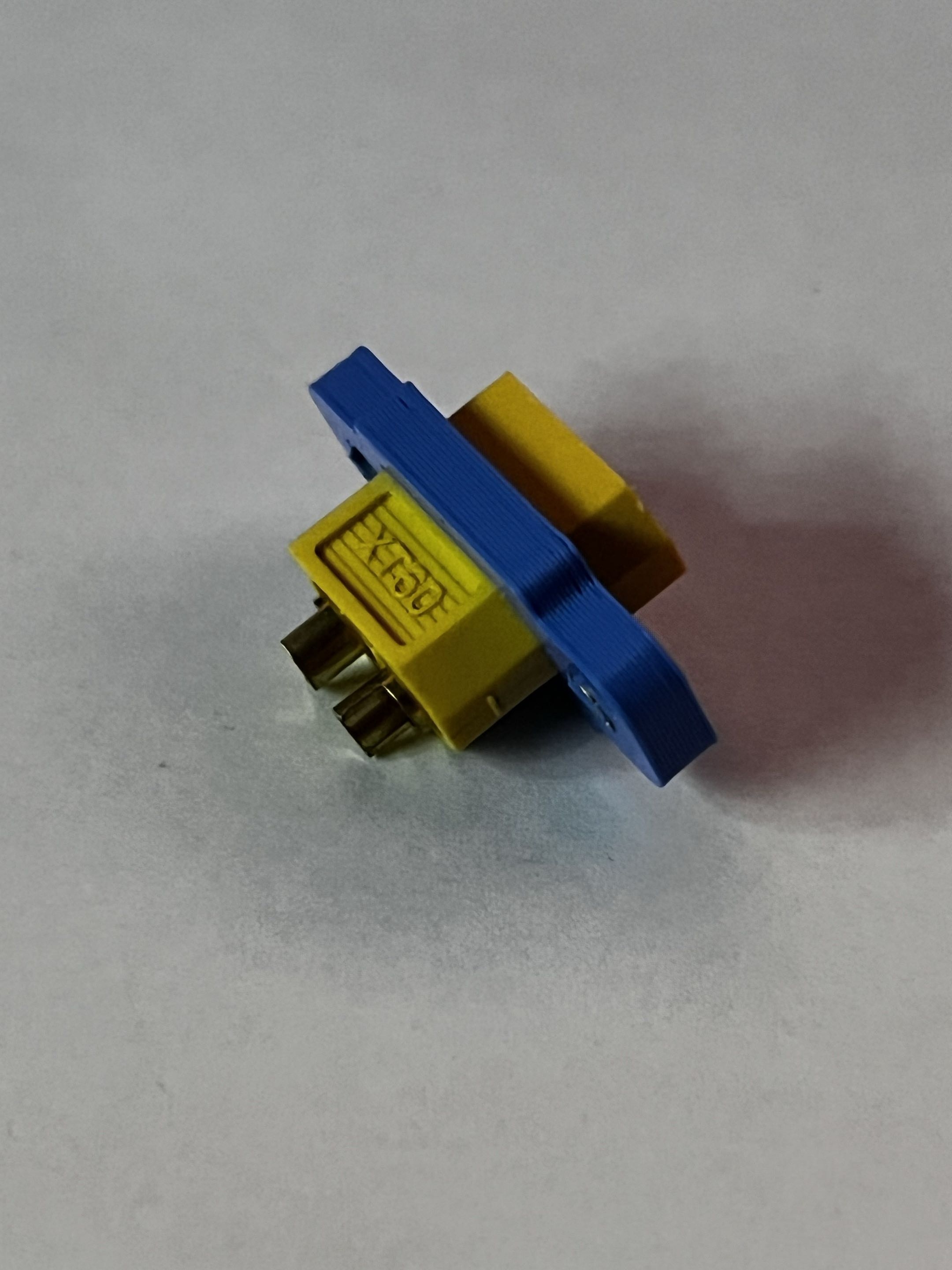 Miniatura 2 do modelo 3D Mounting bracket for XT60 connector