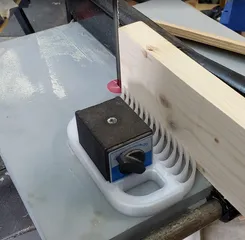 Featherboard - fits magnetic base -STEP file included