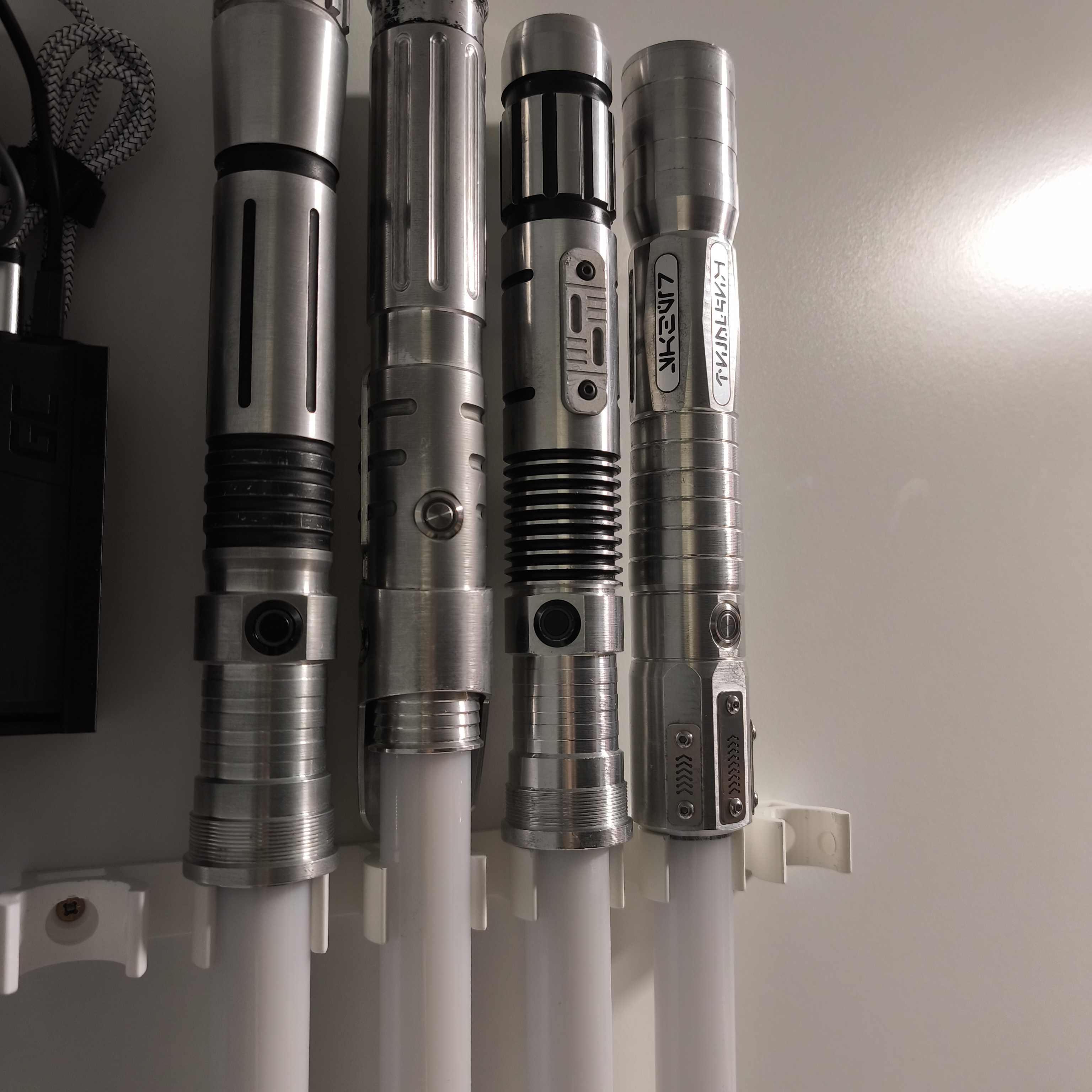 Wall Hanger Clips for 1"/25.4mm Lightsabers | works with Stuntsabers
