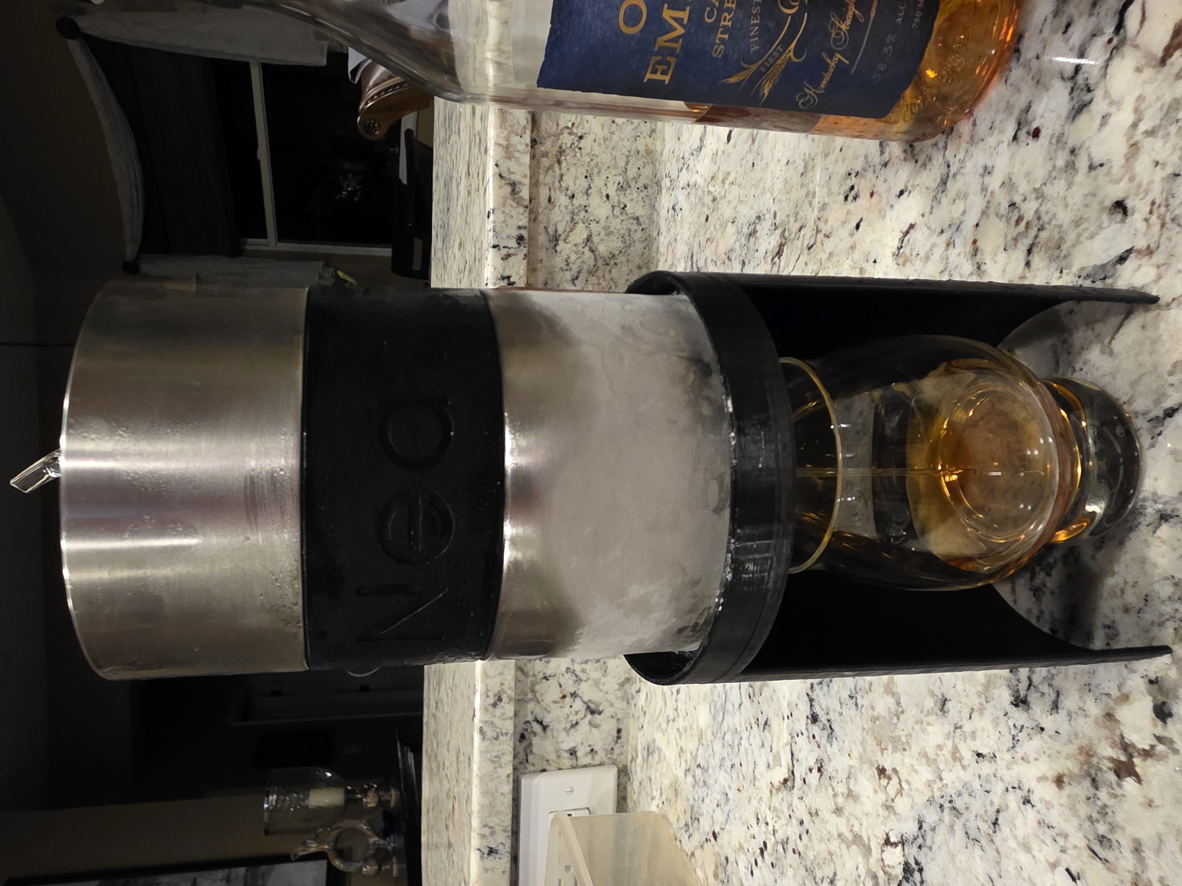 Neat (Nesh) Whiskey Chiller Pour Stand