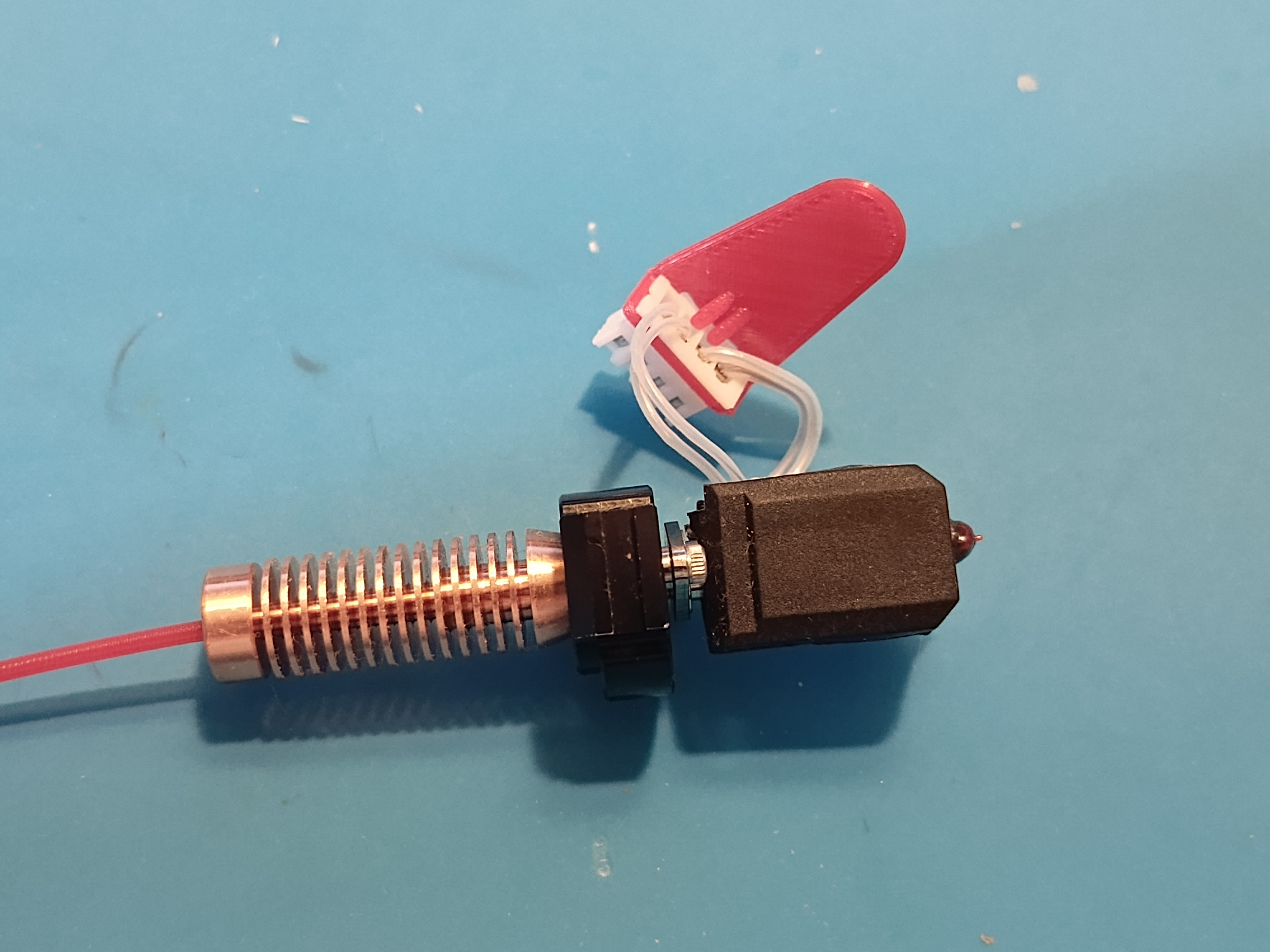 Tool for installing and removing third-party AD5M hotend connectors.