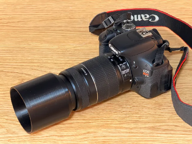 Locking Reversable Lense Hood for Old DSLR Camera