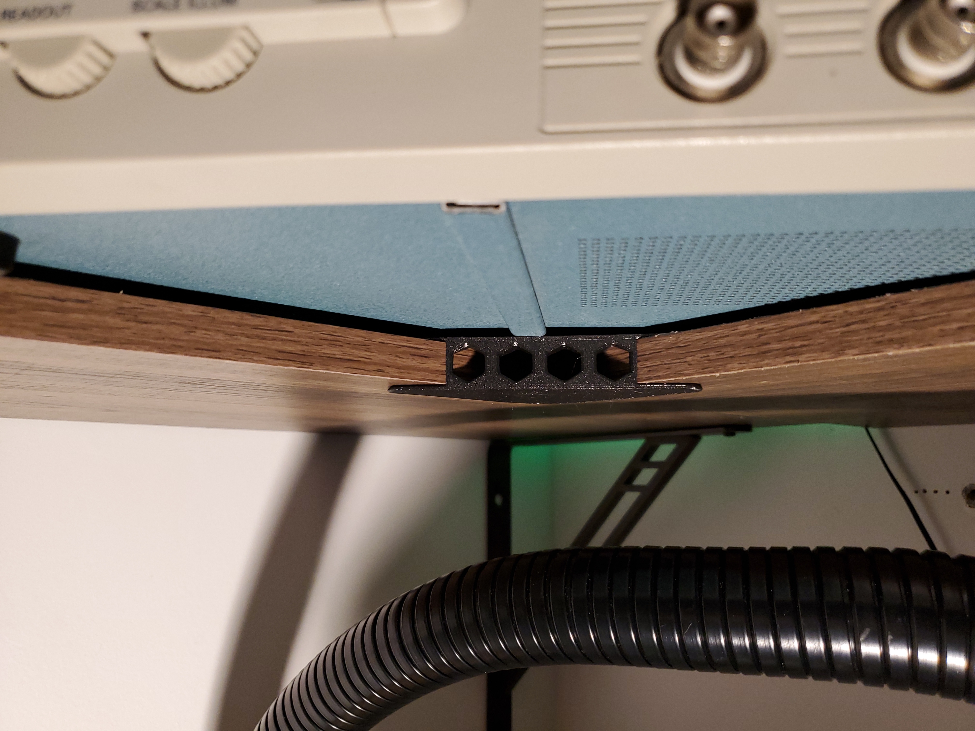 Shelf corner bracket.