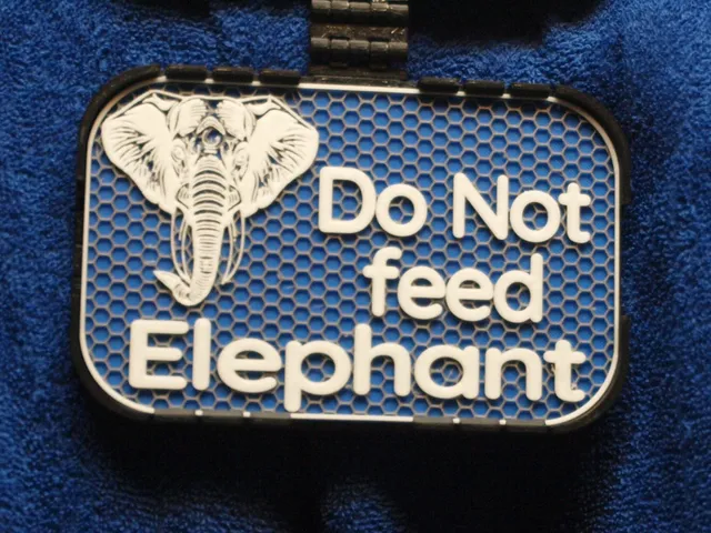 Do Not Feed Elephant sign