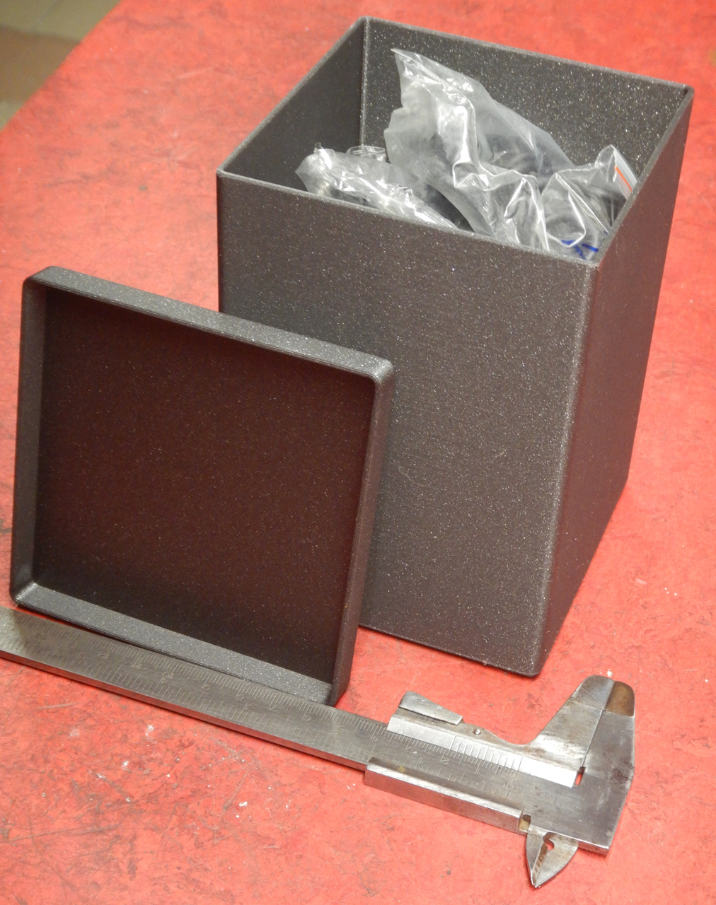 Schachtel mit Deckel, Box with lid; 100mm x 100mm, Höhen / heights 30 mm - 210 mm