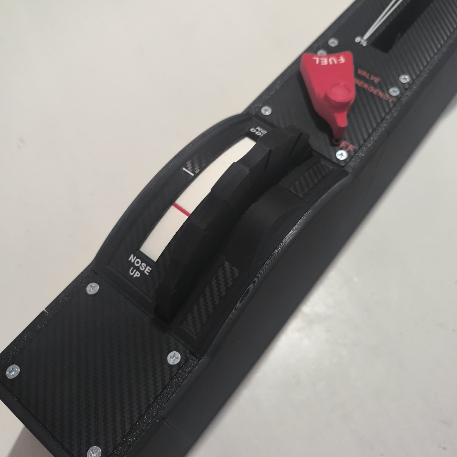 Inspired by Diamond DA40 – Fully 3D Printed DIY Dymon 4000 SE Center Console for Flight Simulator — thumbnail 2