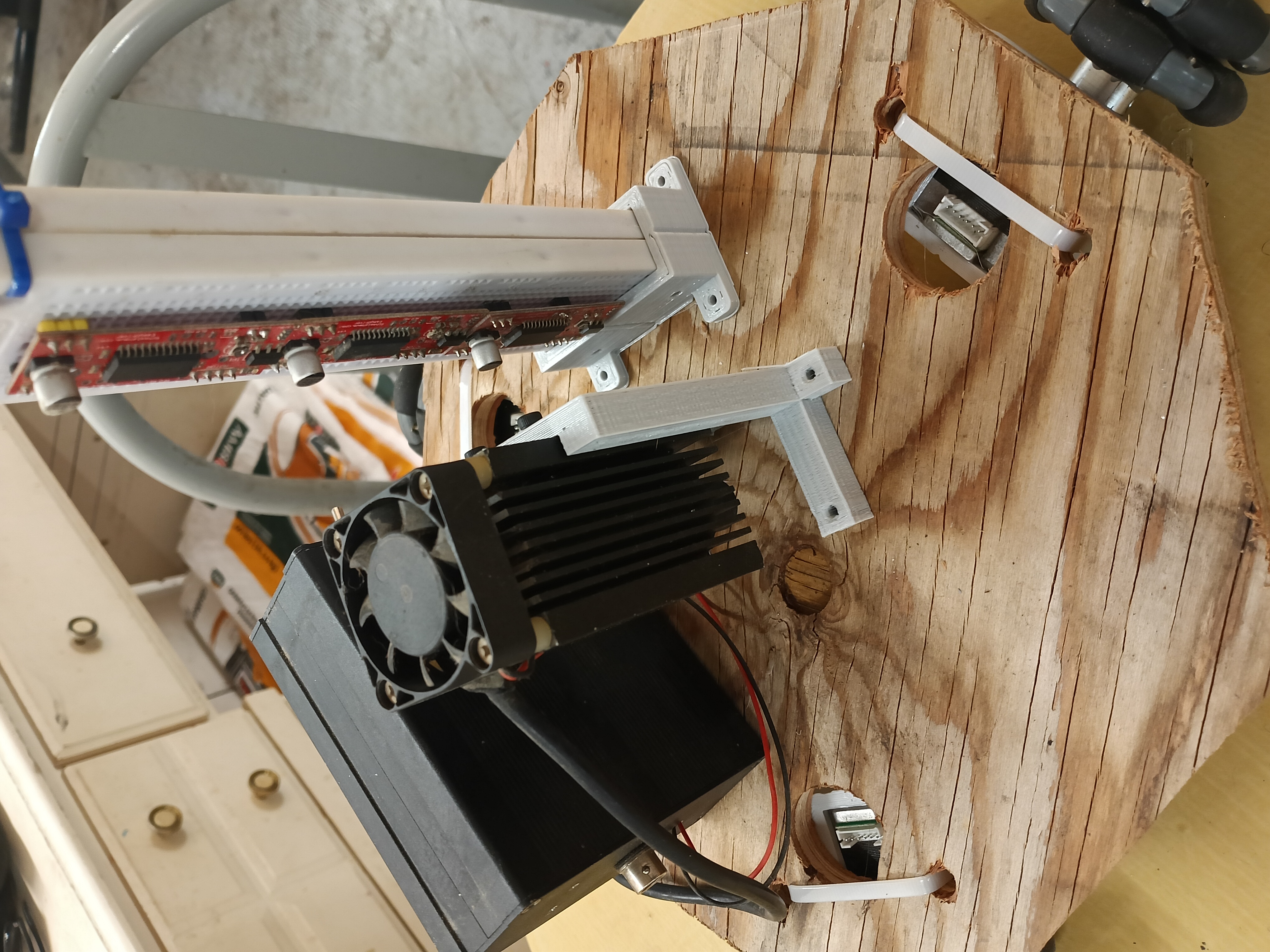 Miniatura 3 do modelo 3D Laser Module Vertical Holder