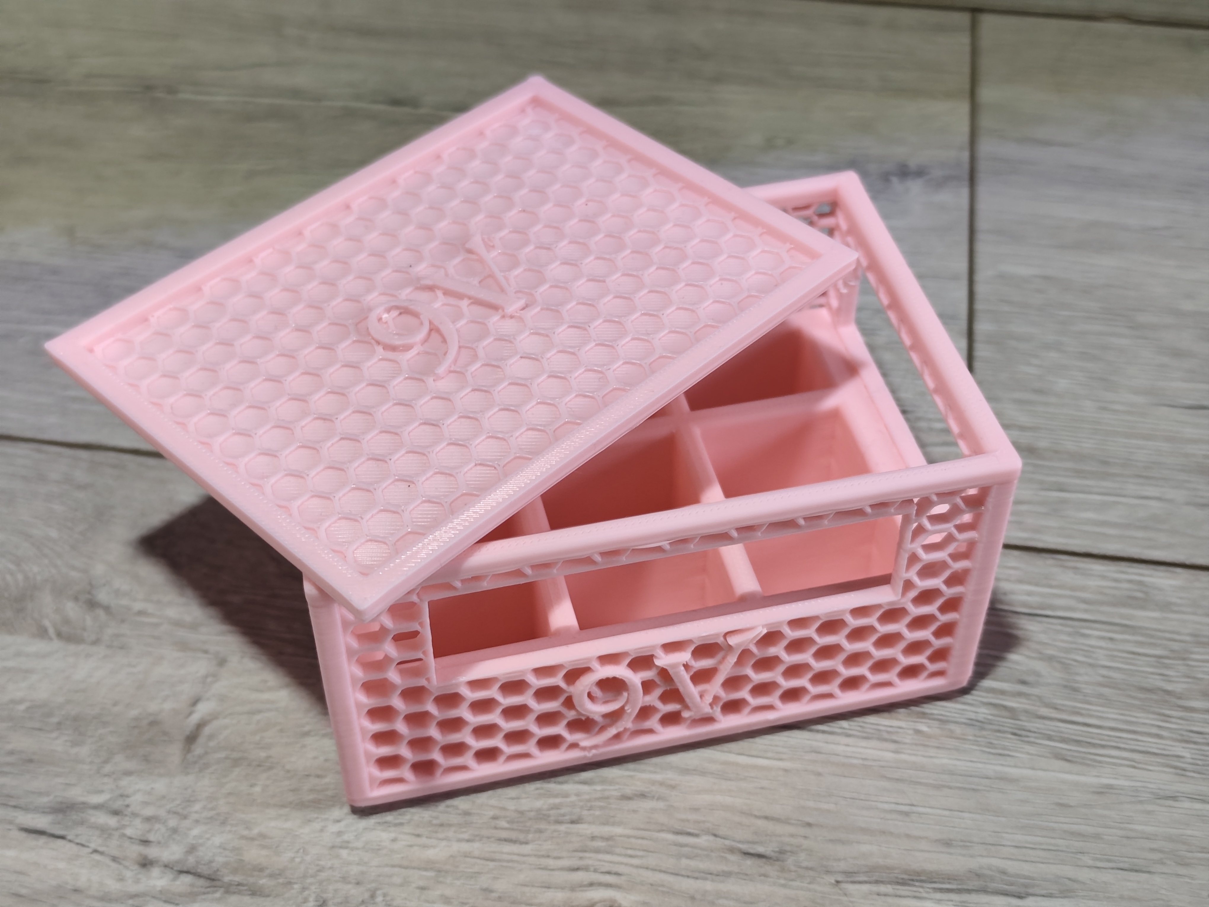 Skrzynka na baterie z pokrywką 9v XXL 9sztuk / BiG box with lid for 9v 9 batteries
