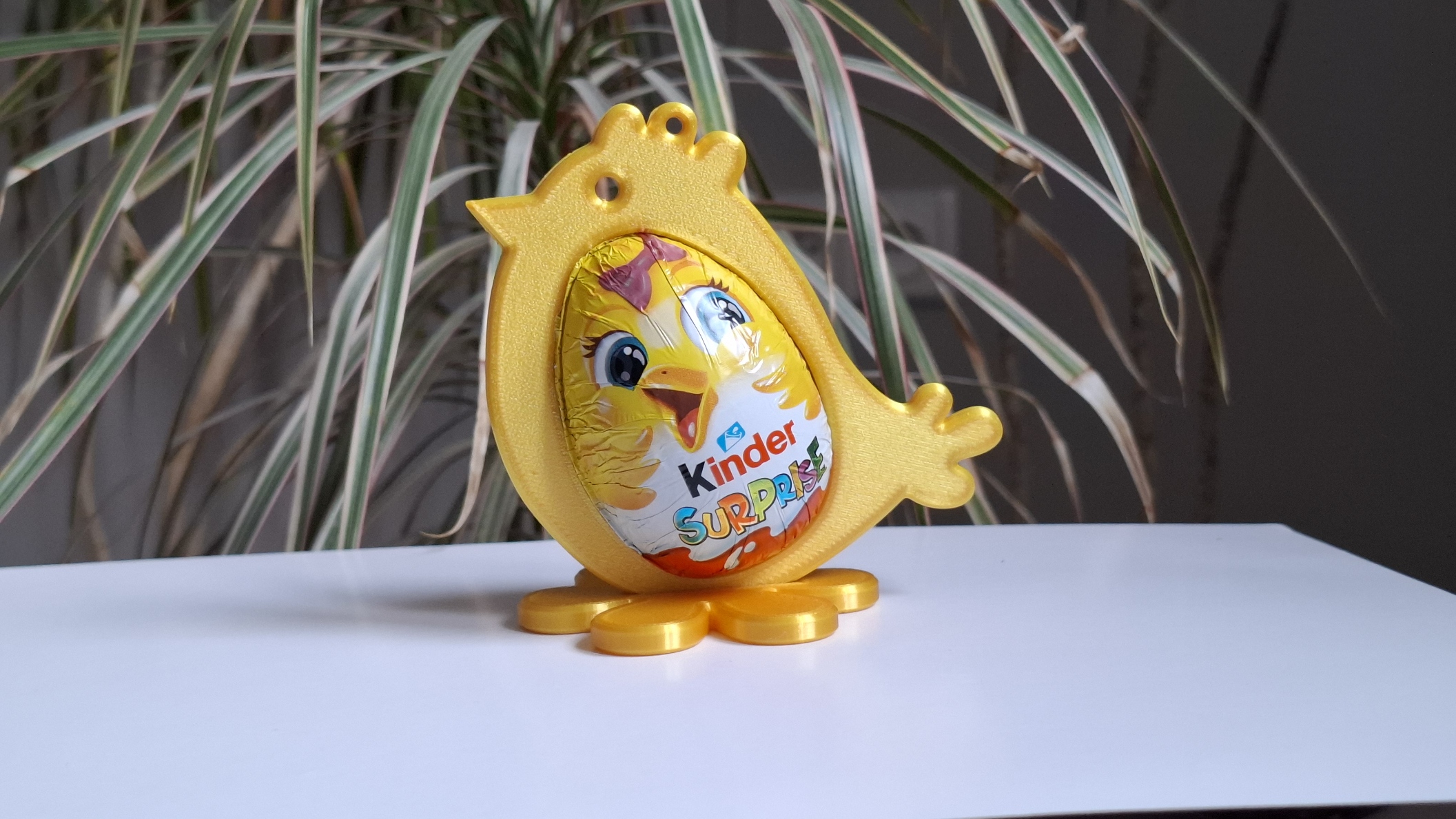 Miniatura 2 do modelo 3D Easter chick kinder surprise egg