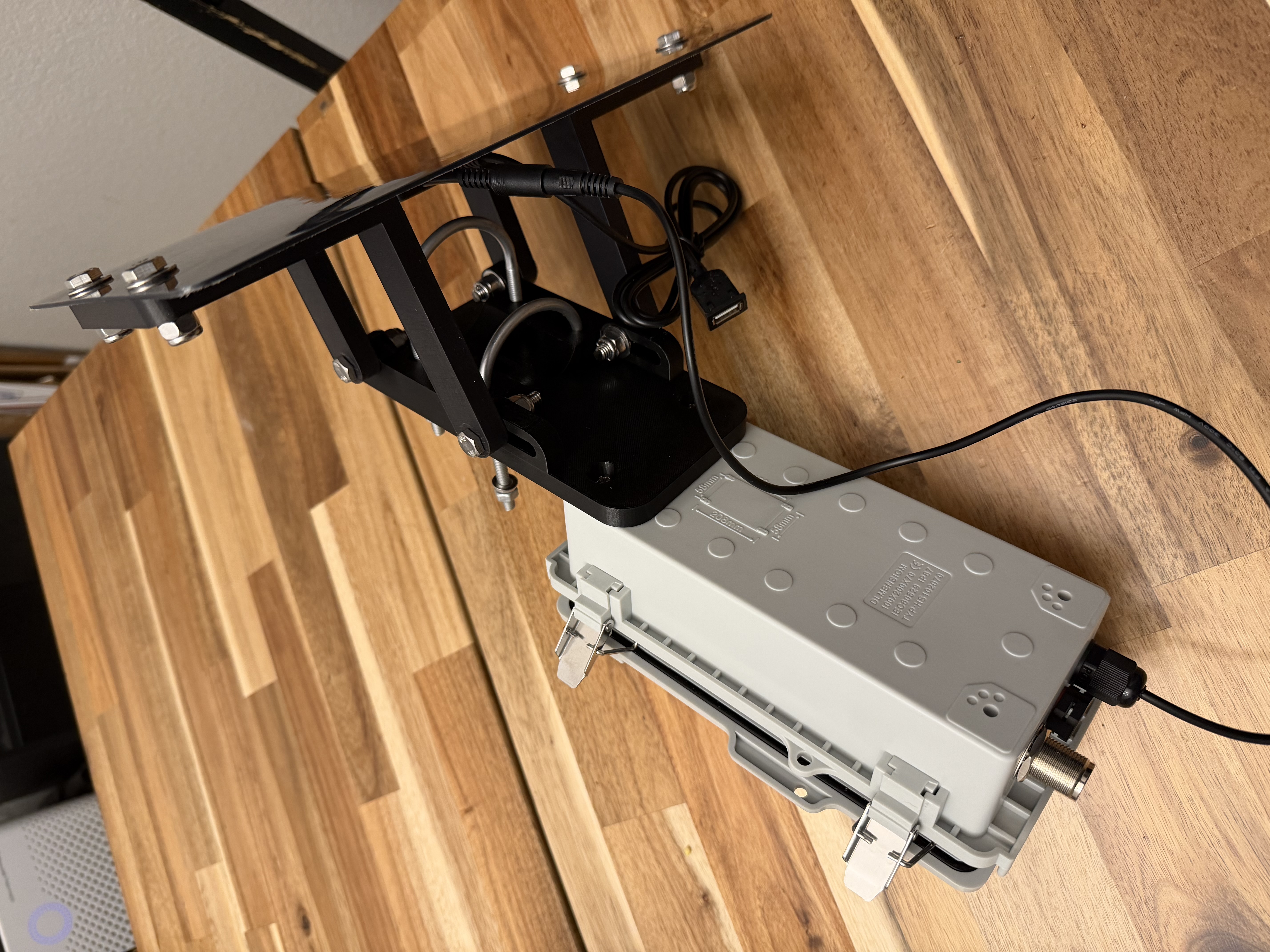Mesh Solar Base Station (Meshtastic, Meshcore, etc) AIRTAK enclosure mount