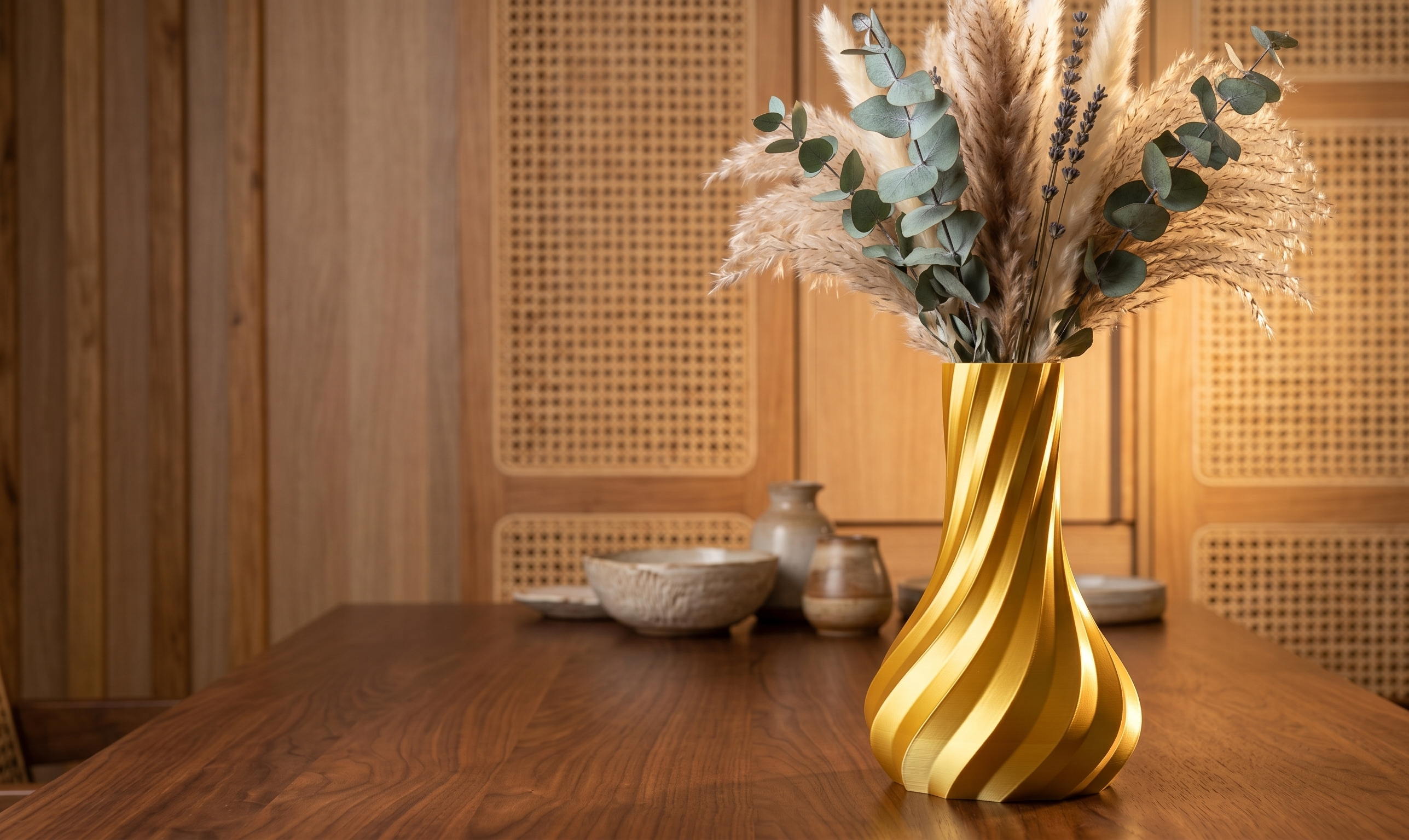 Miniatura 3 do modelo 3D Modern Gold Twisted Droplet Vase
