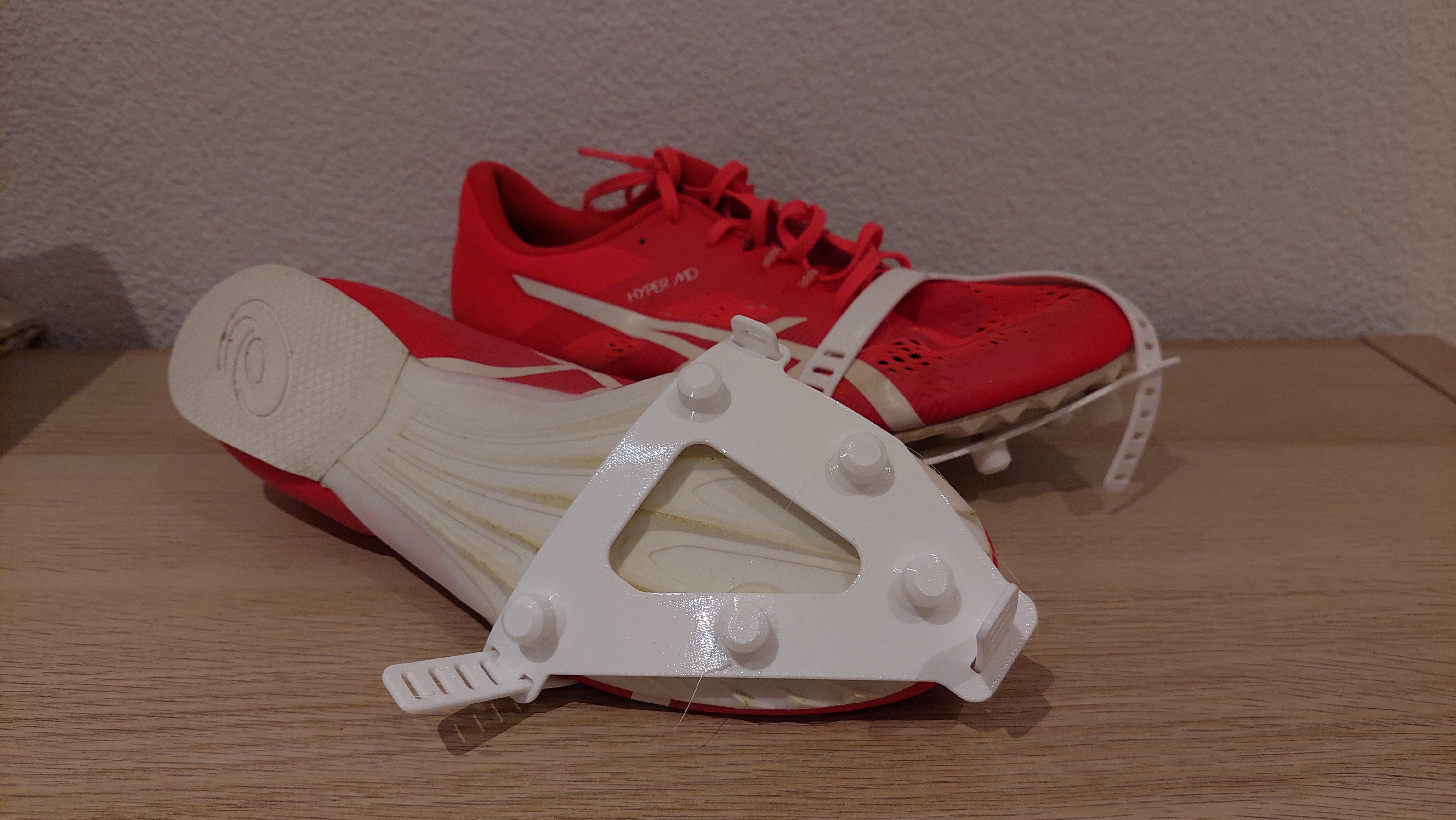 Track and field spikes shoes cover