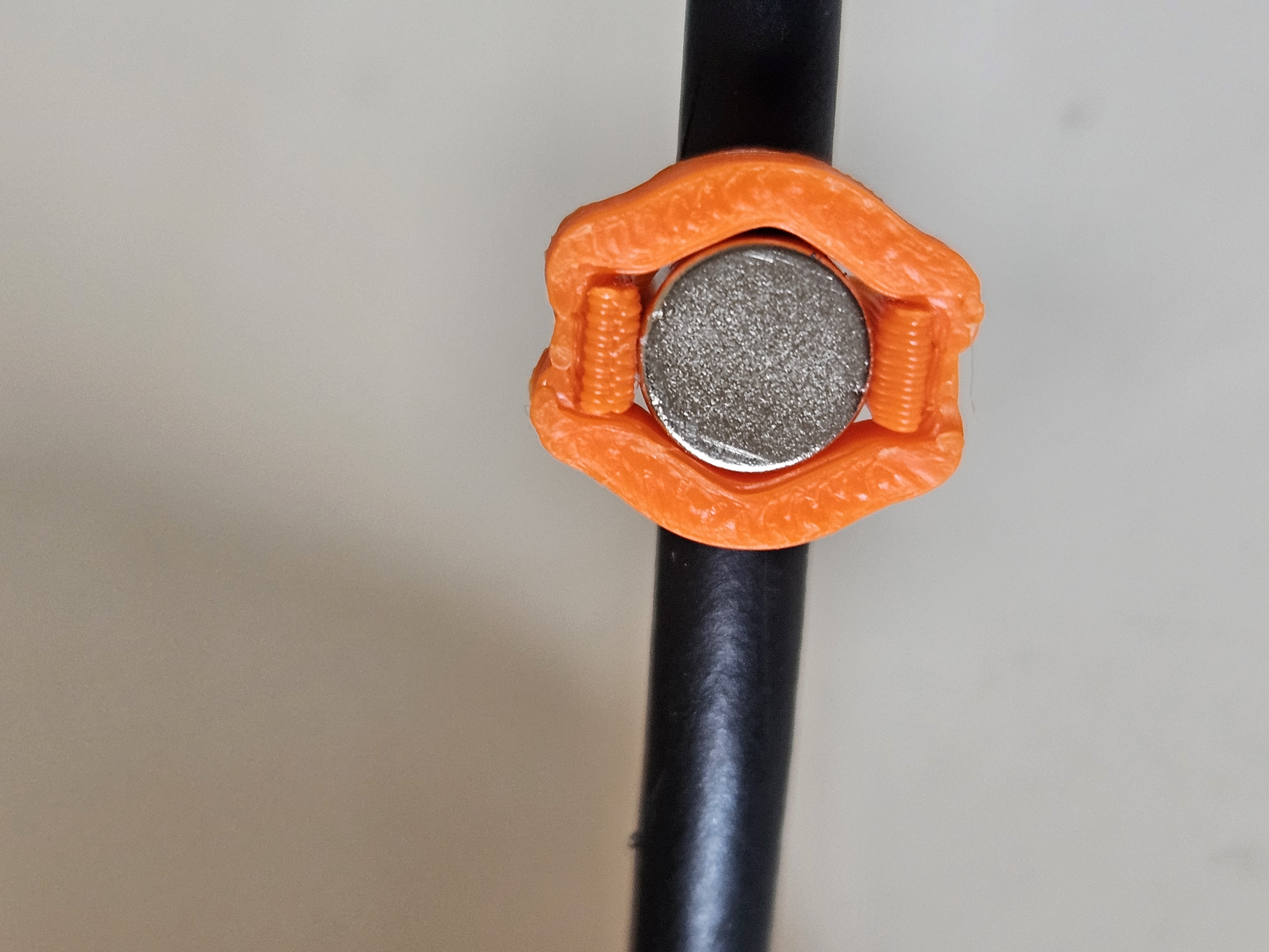 USB wire magnetic holder