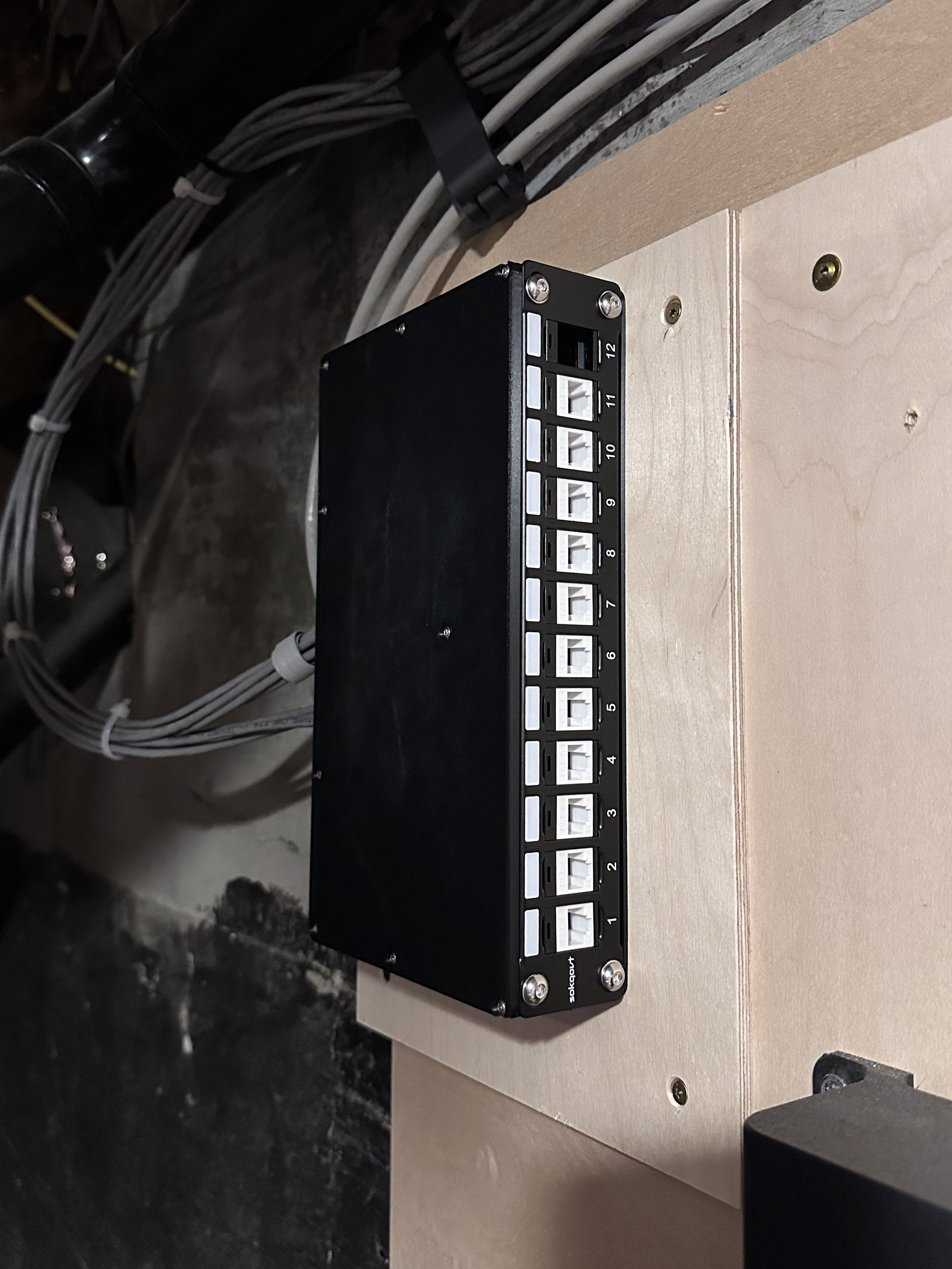 Miniatura 8 do modelo 3D Mini Patch Panel Enclosure