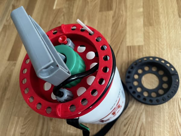 JS3 (JS1) fin tank canister hose holder.