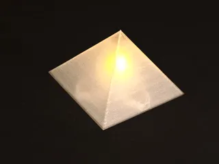 Pyramid Tea Light / Teelichtpyramide
