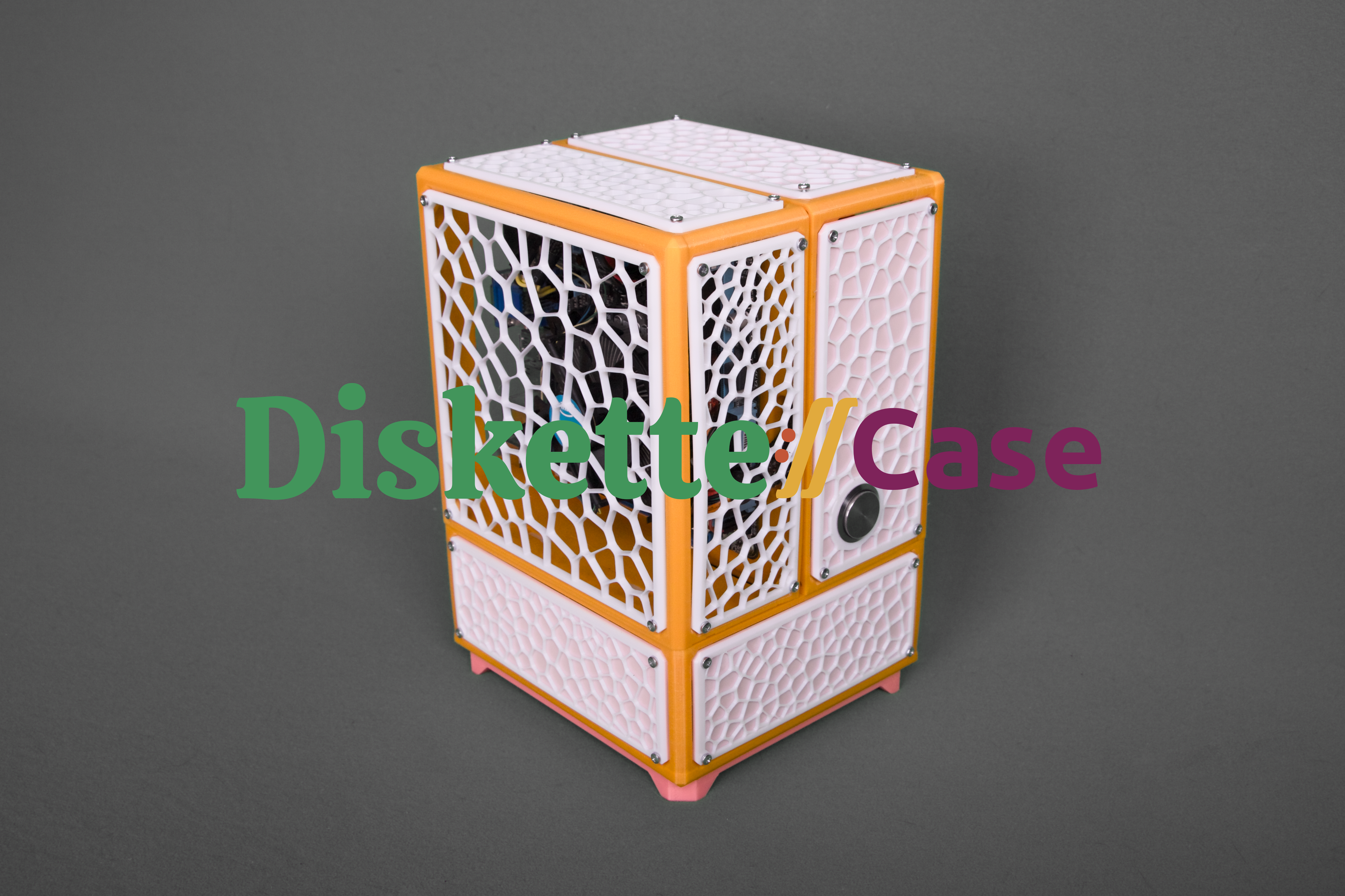 Diskette Case - Modular Open Source NAS Chassis