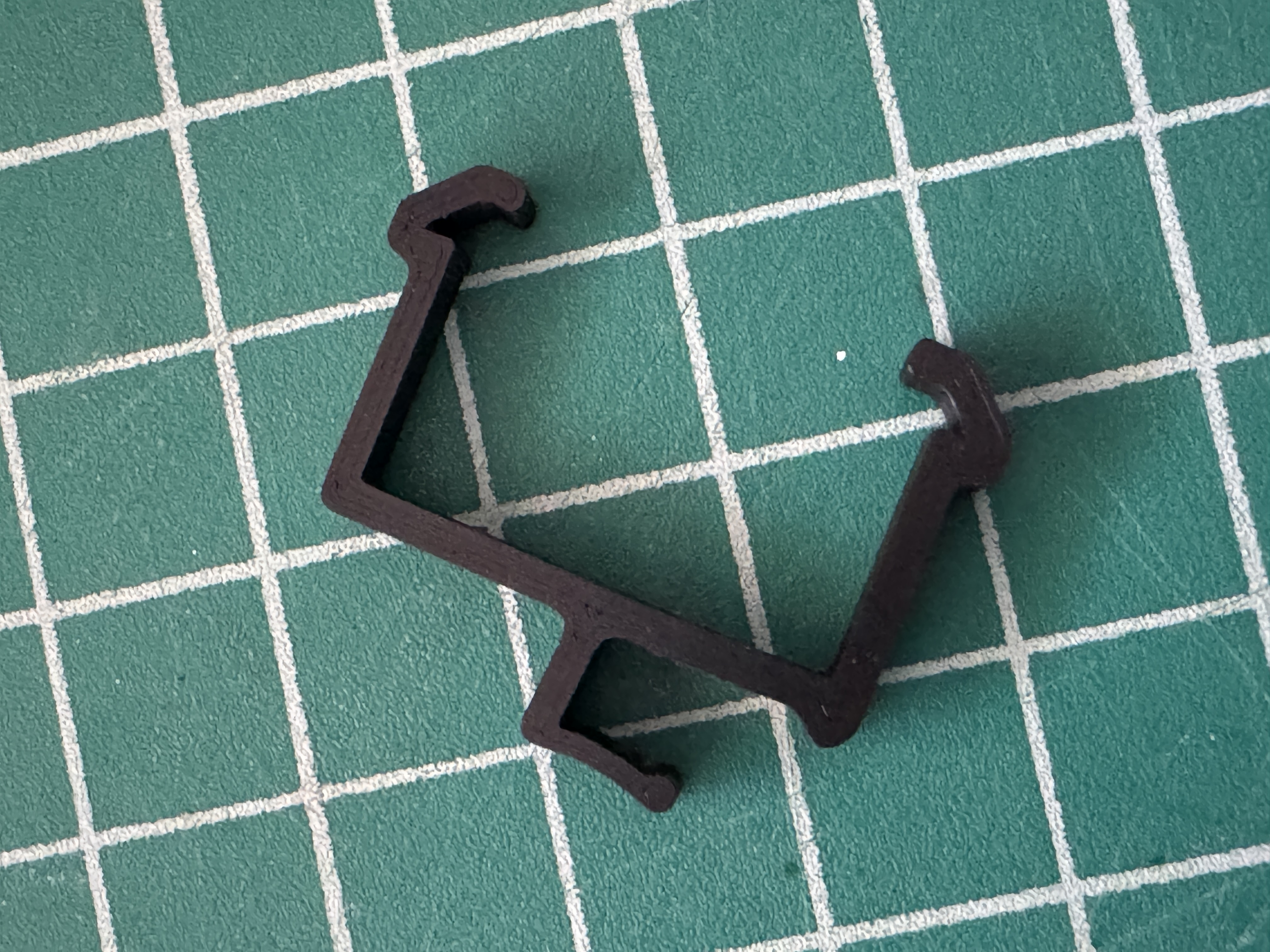 Remix: Beveled Rectangular Humidity Holder for Better Rolling Cereal Dry Box Filament Base