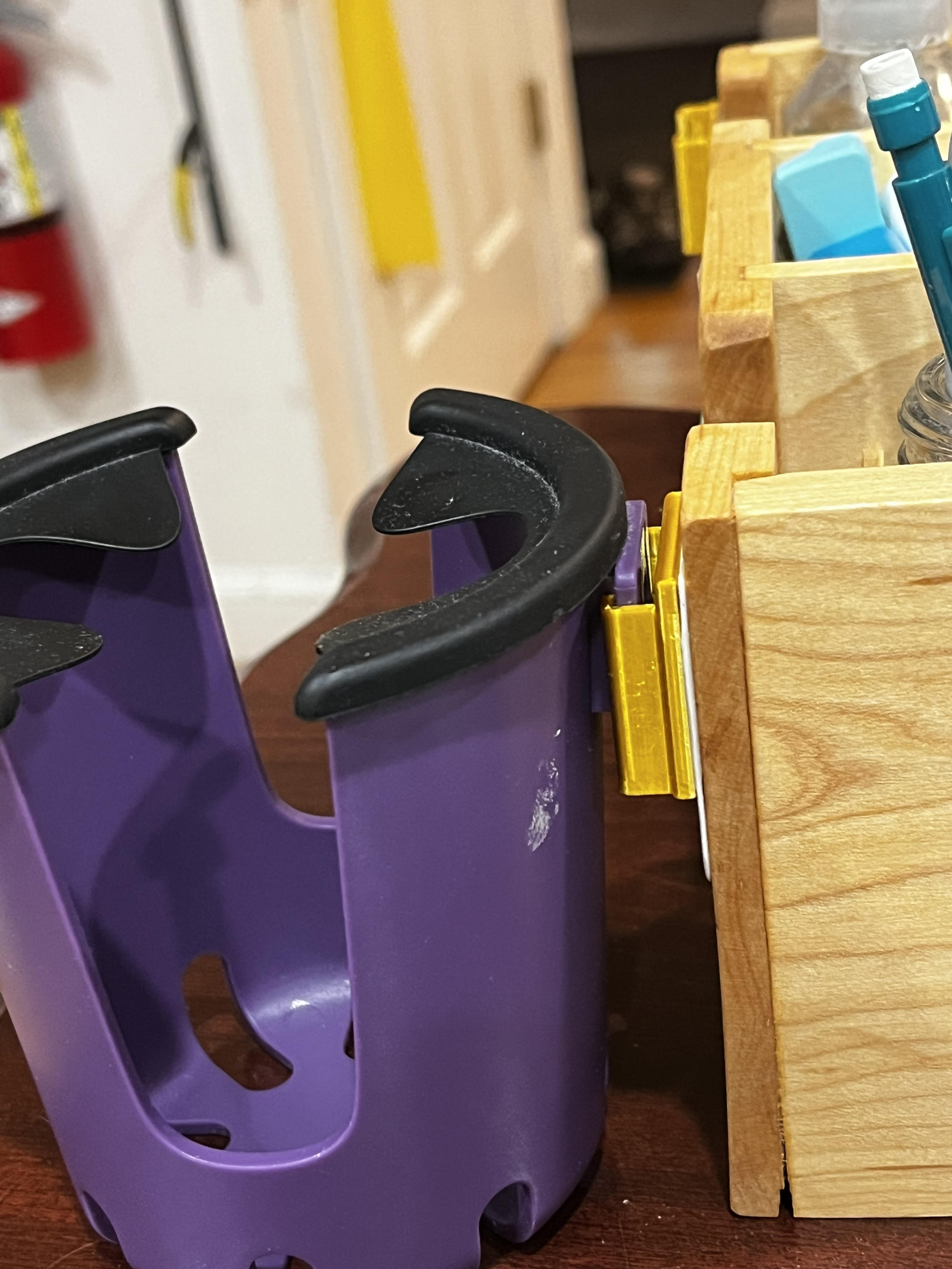 Mounting clip for KDD 3-in-1 stroller tray