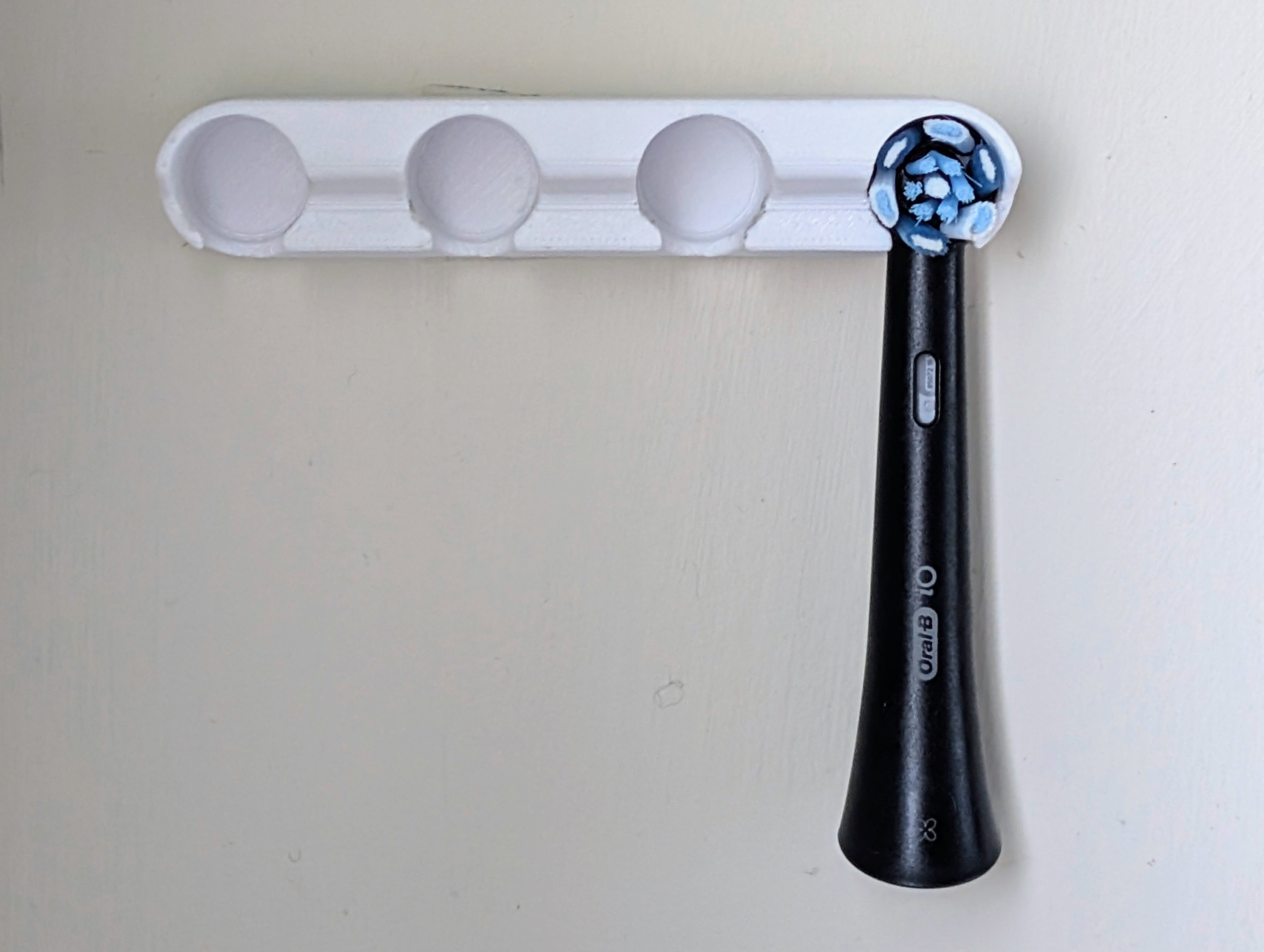 Oral-B iO Brush Hanger