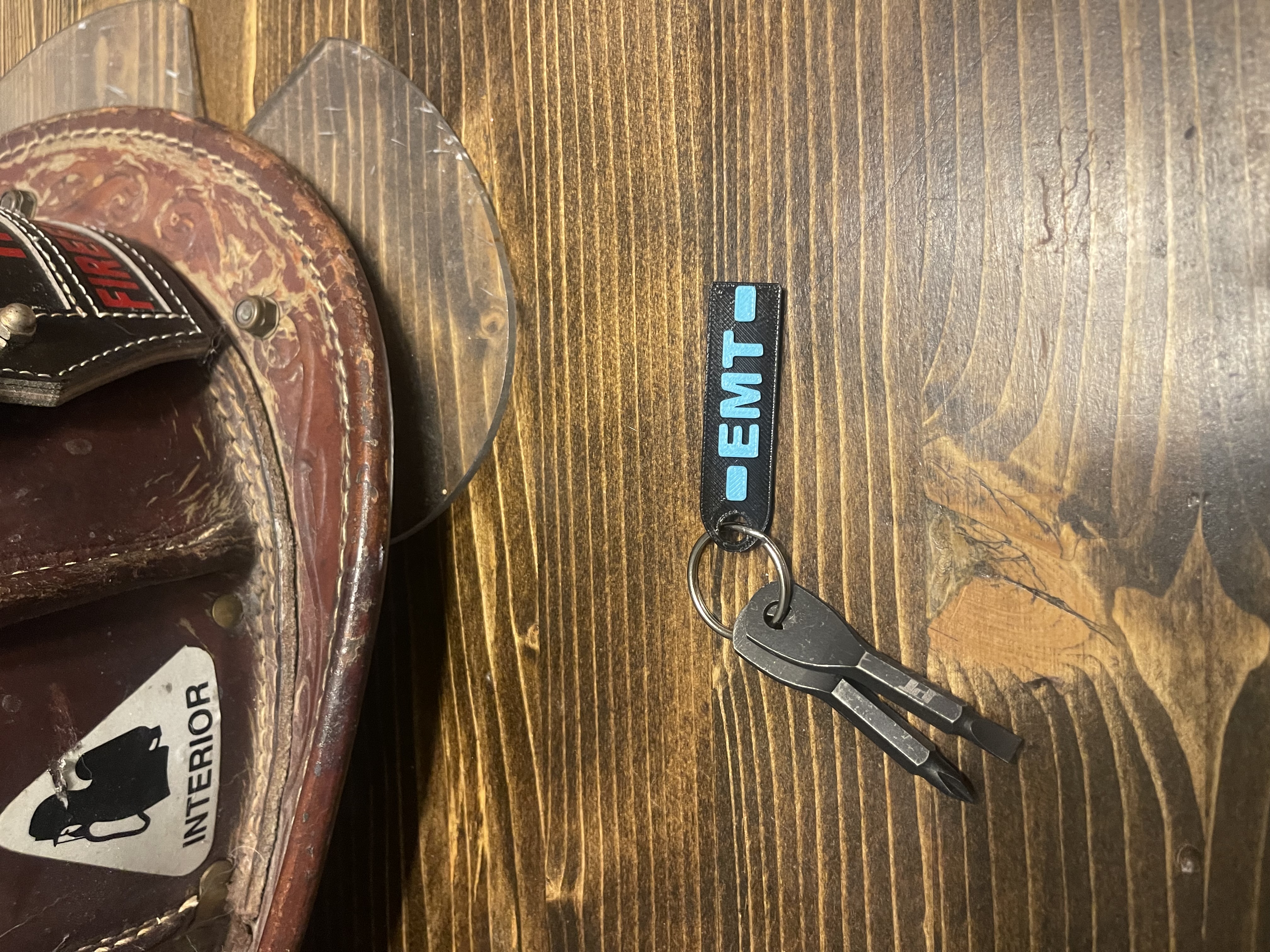 EMT KEYCHAIN — miniatura 2