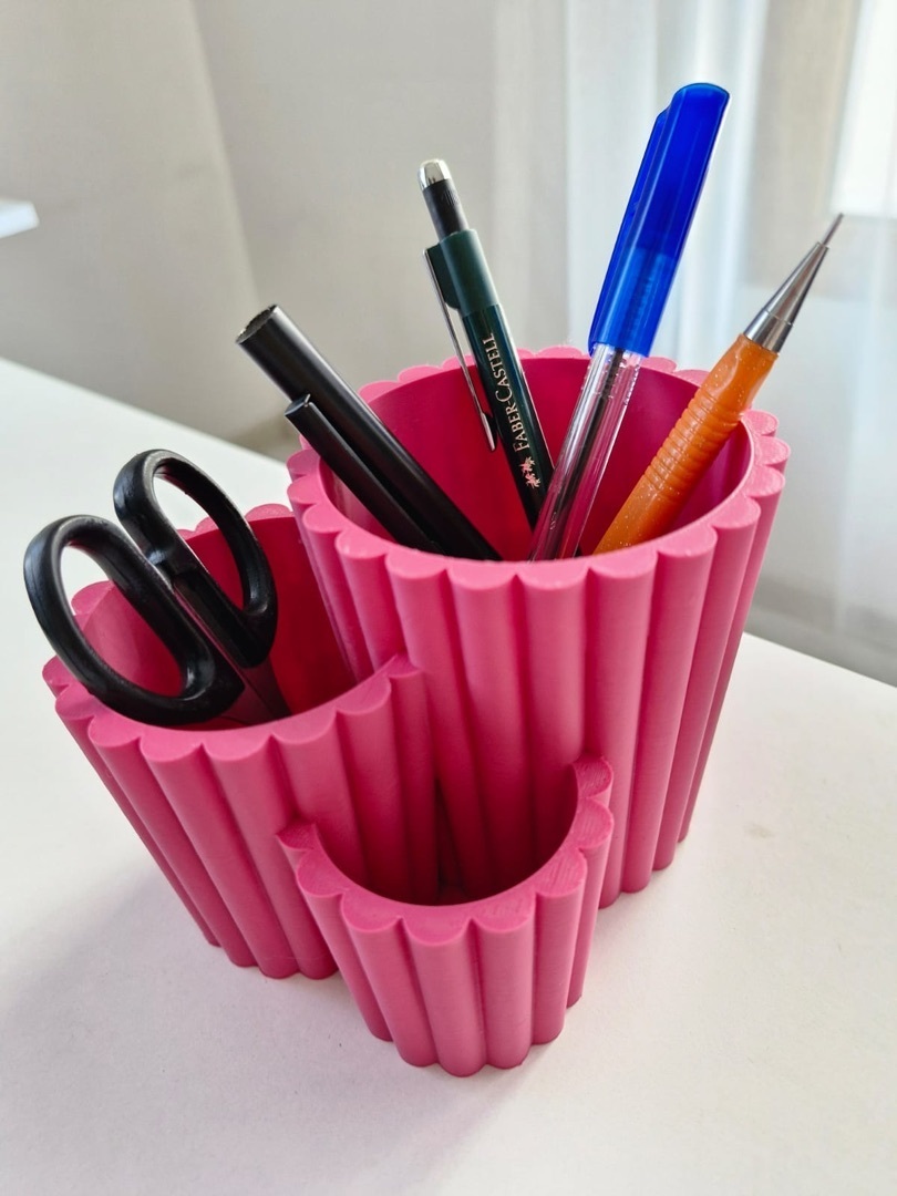 Miniatura 4 do modelo 3D Triple Pen Holder / Multi-Purpose Container