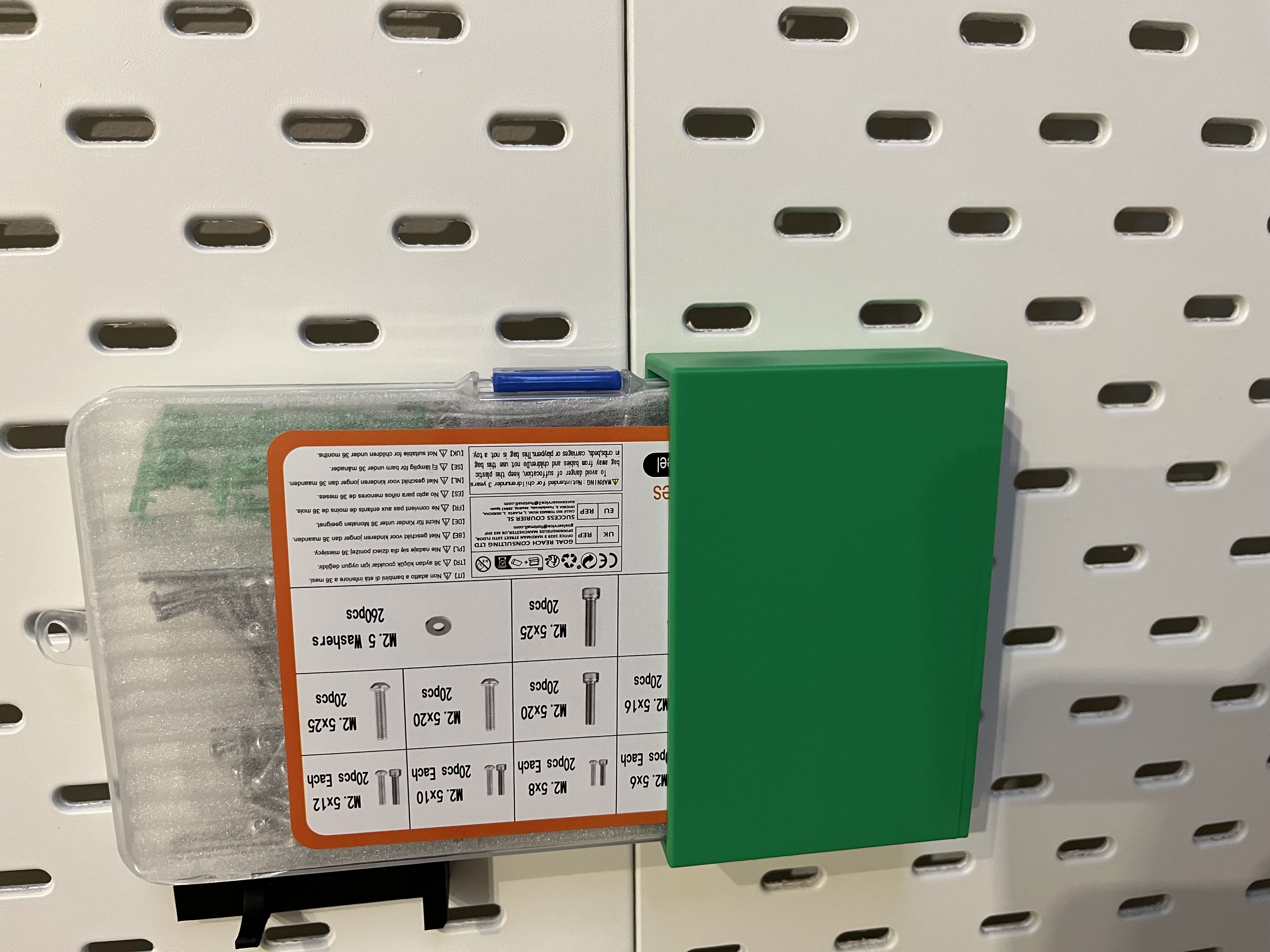 Variable box for mounting on SKÅDIS using M2.5 T-Nuts
