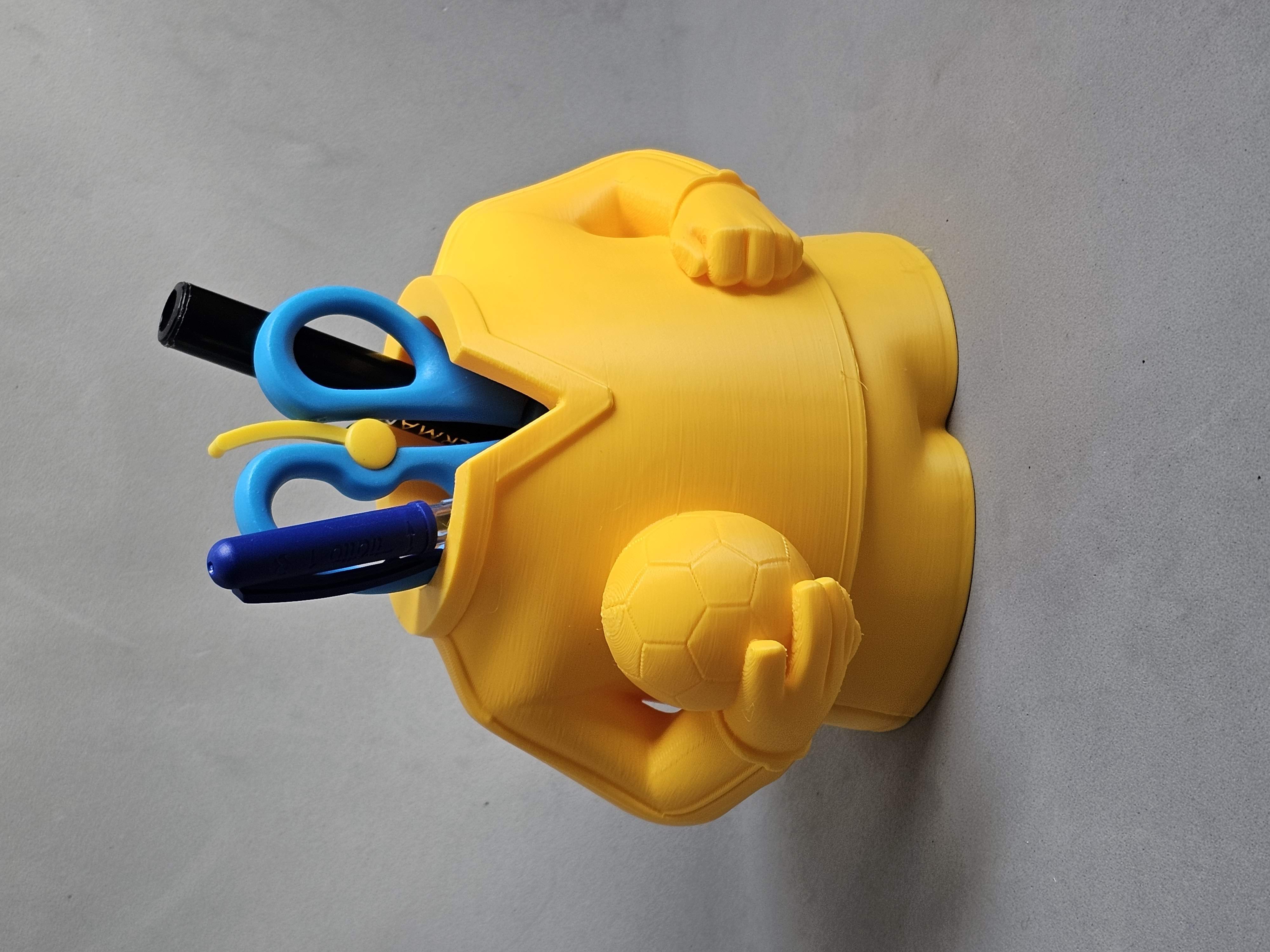 Soccer Player Pen Holder