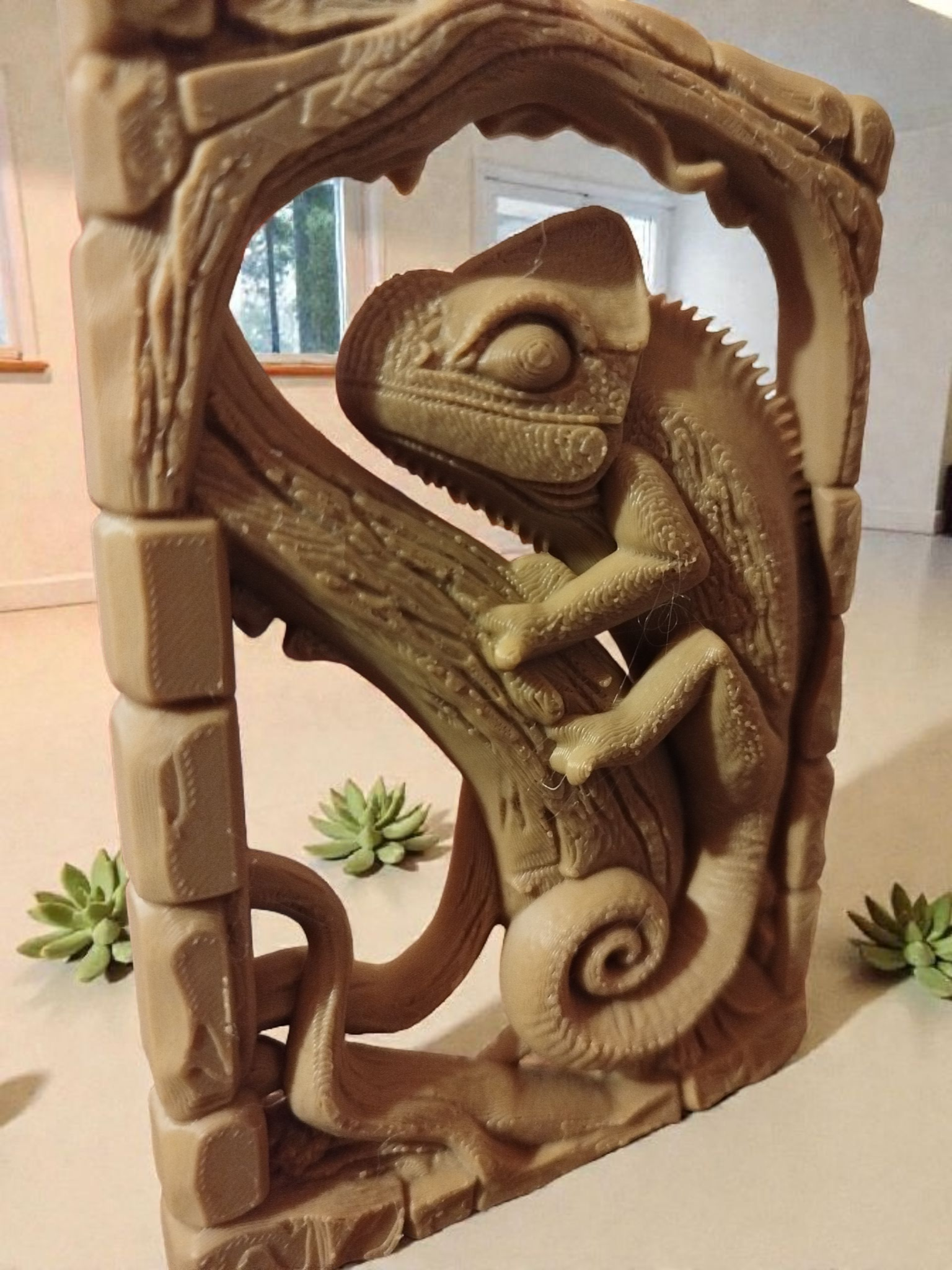 Chameleon in Stone Frame — miniatura 3