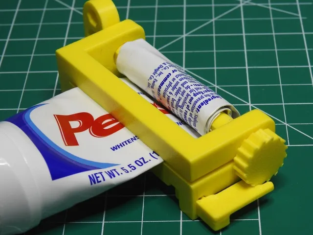 Ratcheting Toothpaste Winder (remix)