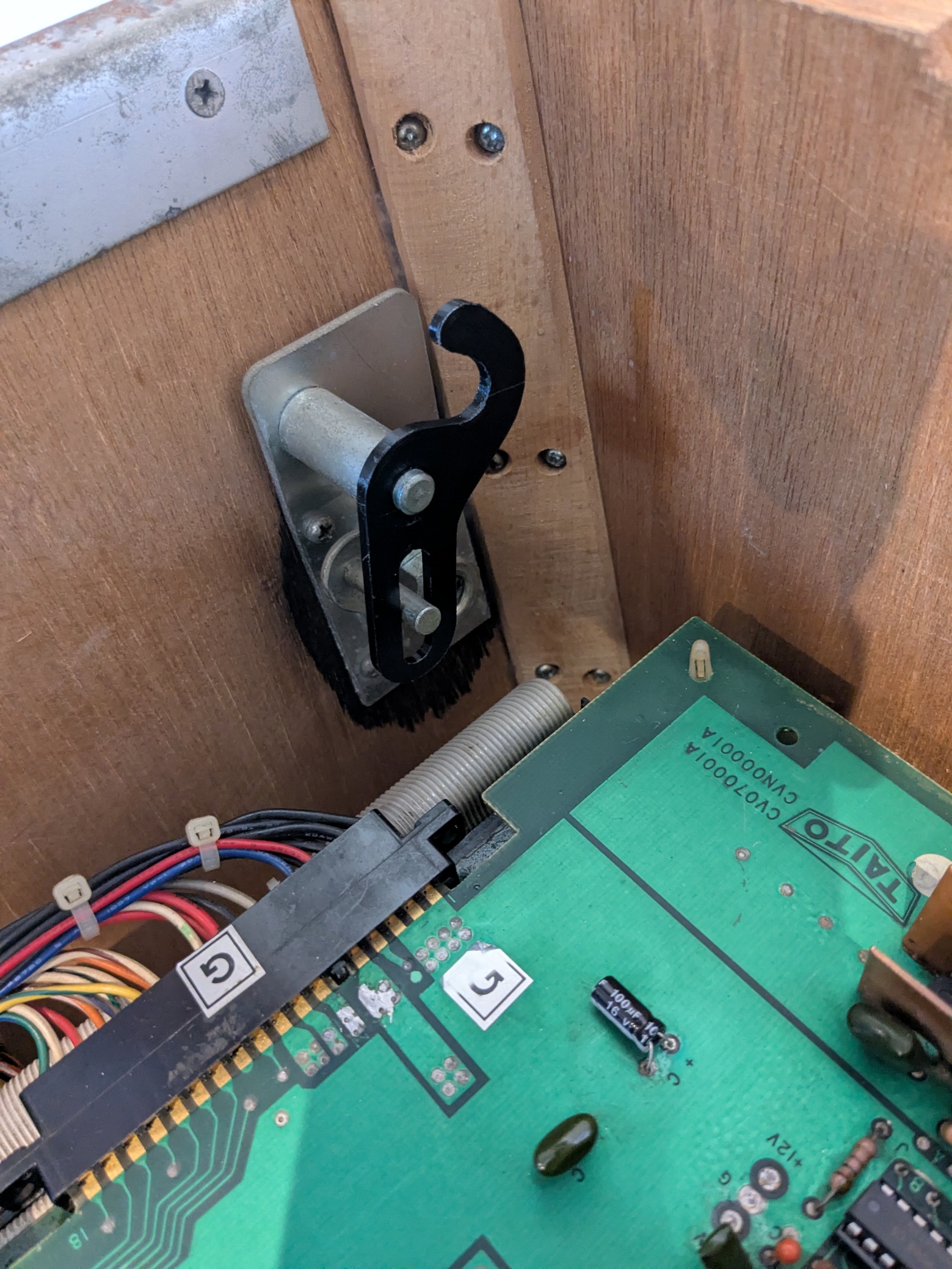 Taito Space Invaders Cocktail Table Latch/Hook