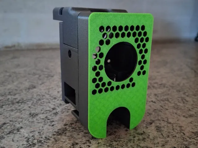 Alternative honeycomb pattern part fan cover