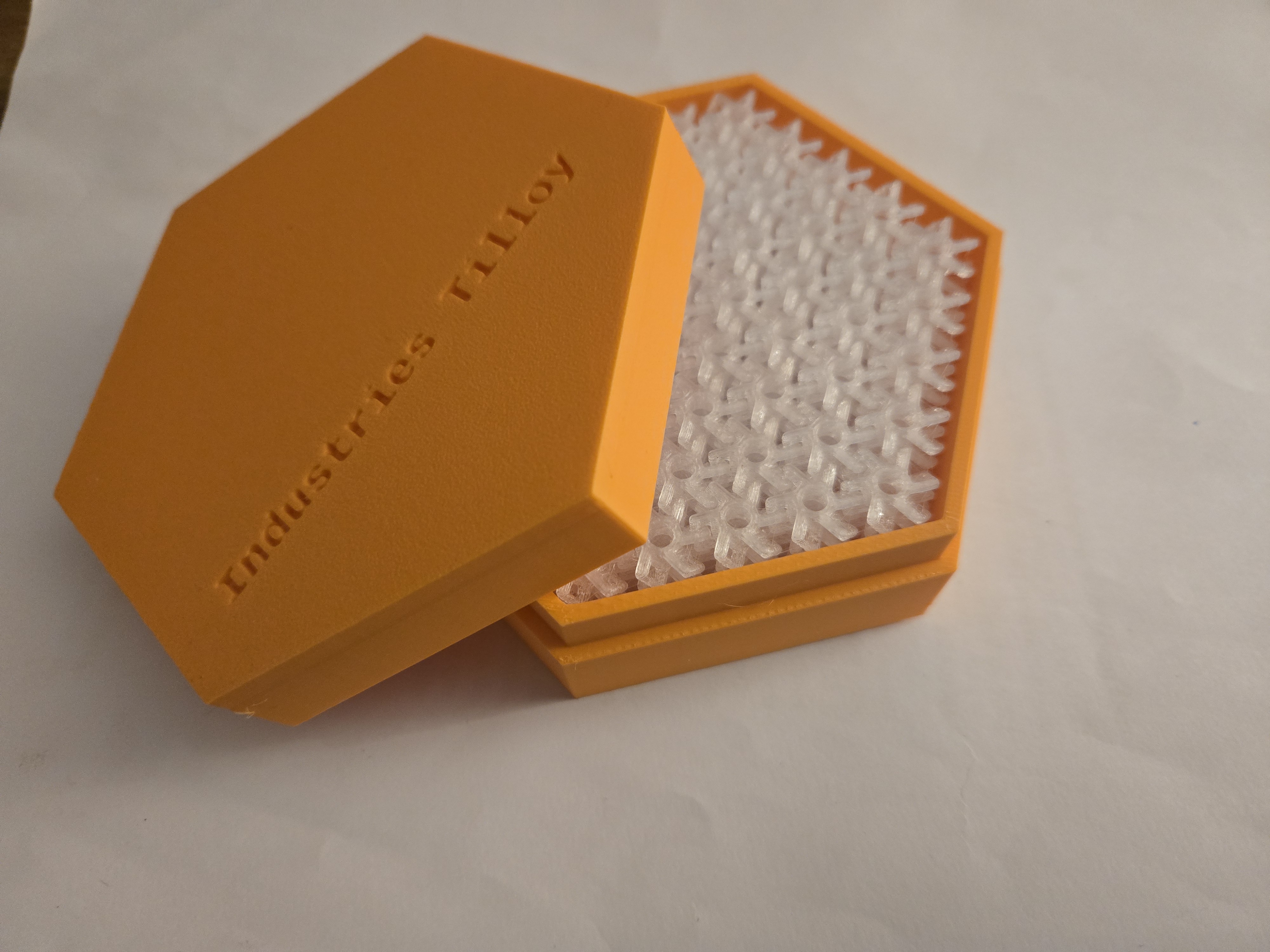 Box for under-cups