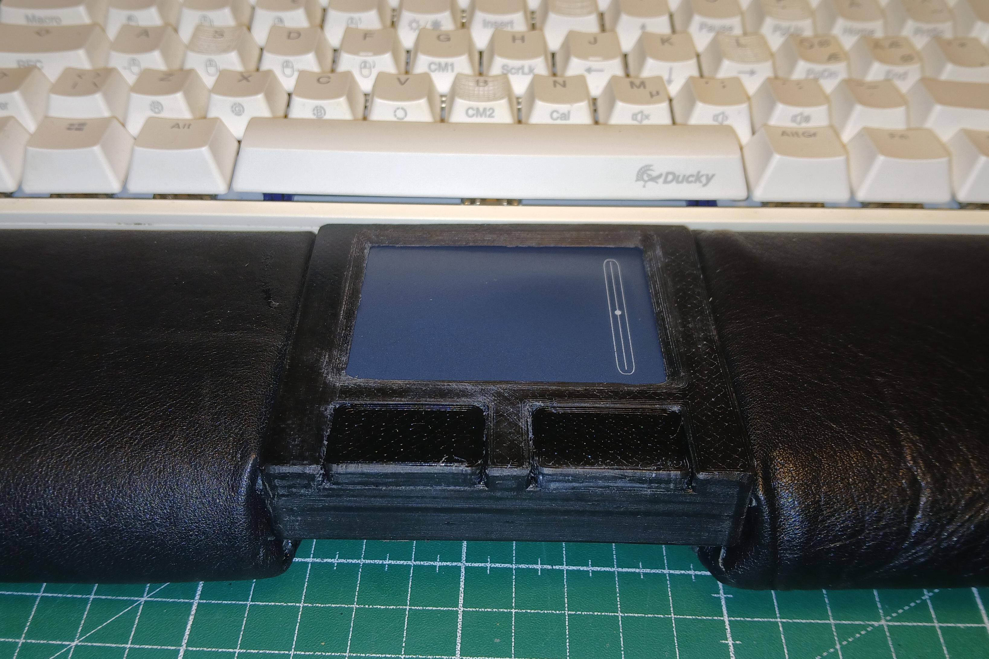 Touchpad housing for TM9957 — miniatura 4