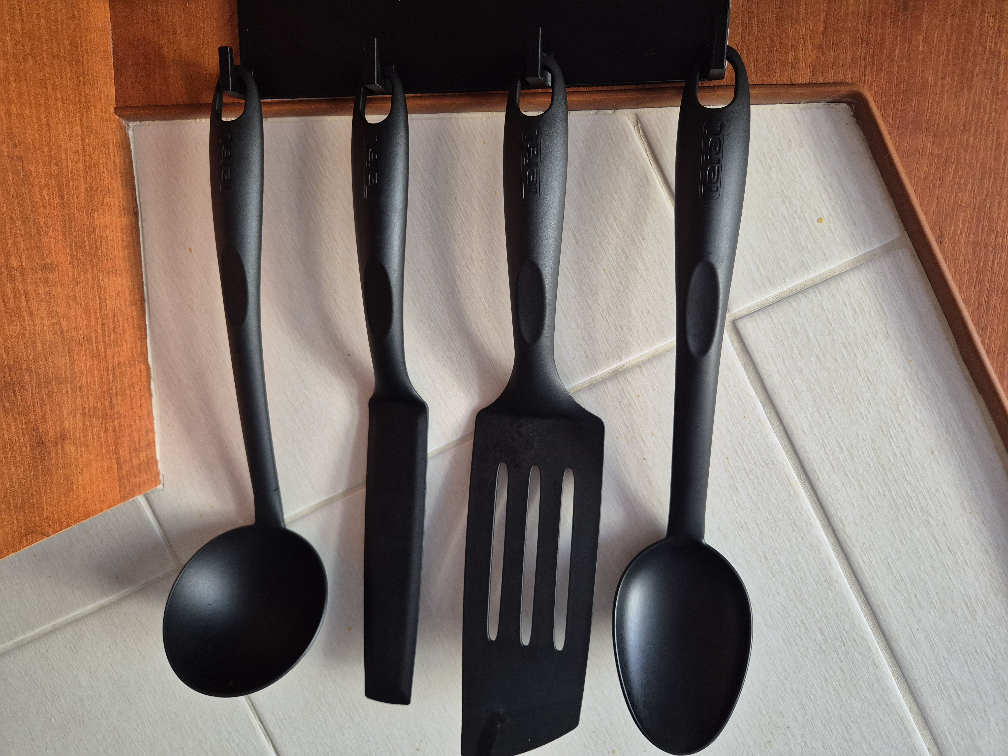 Minimalist Wall-Mounted Kitchen Utensil Rack