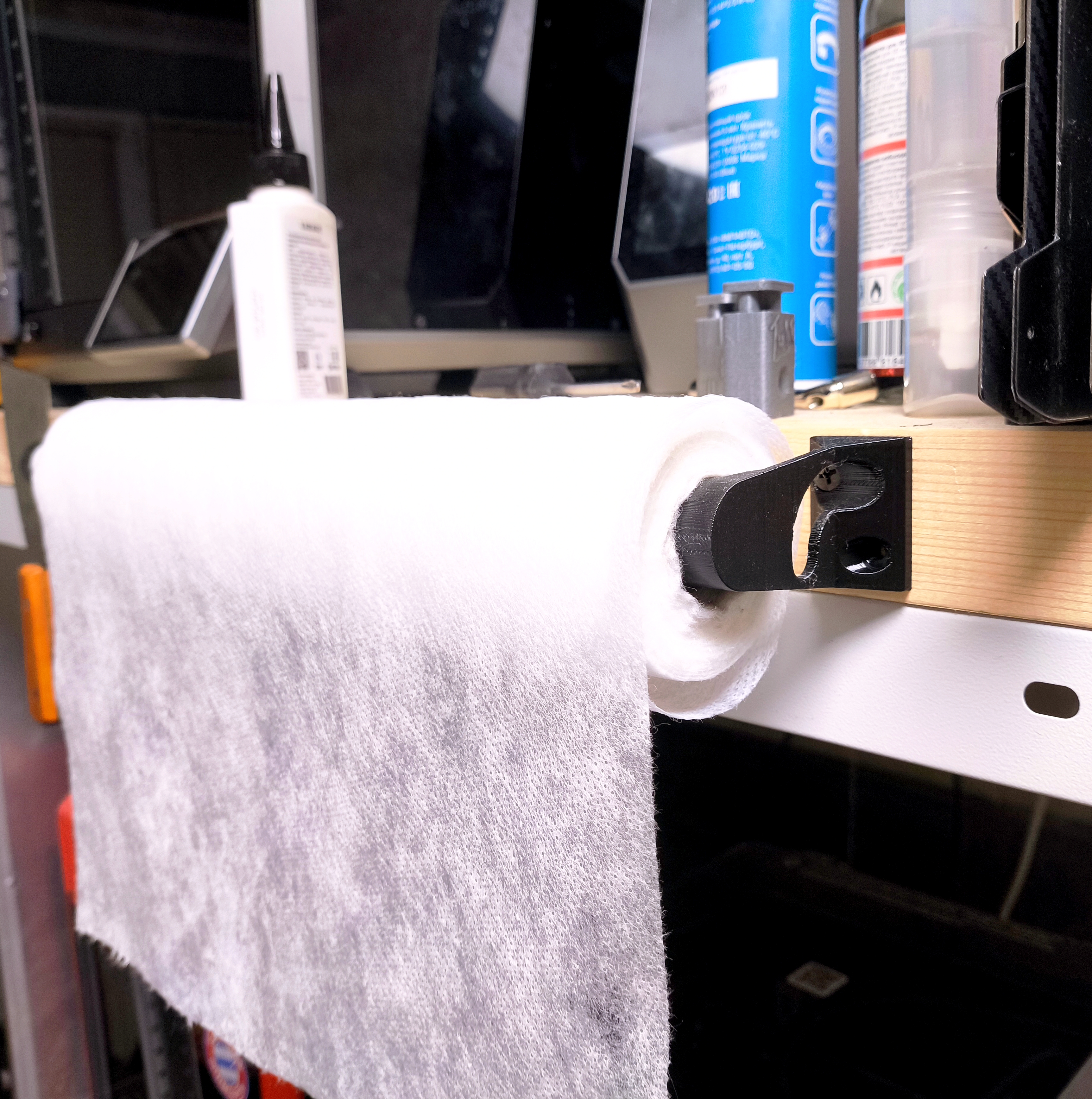 Paper Towel / Wipe Holder for Ø20 mm PE Pipe (3D Printable Bracket)