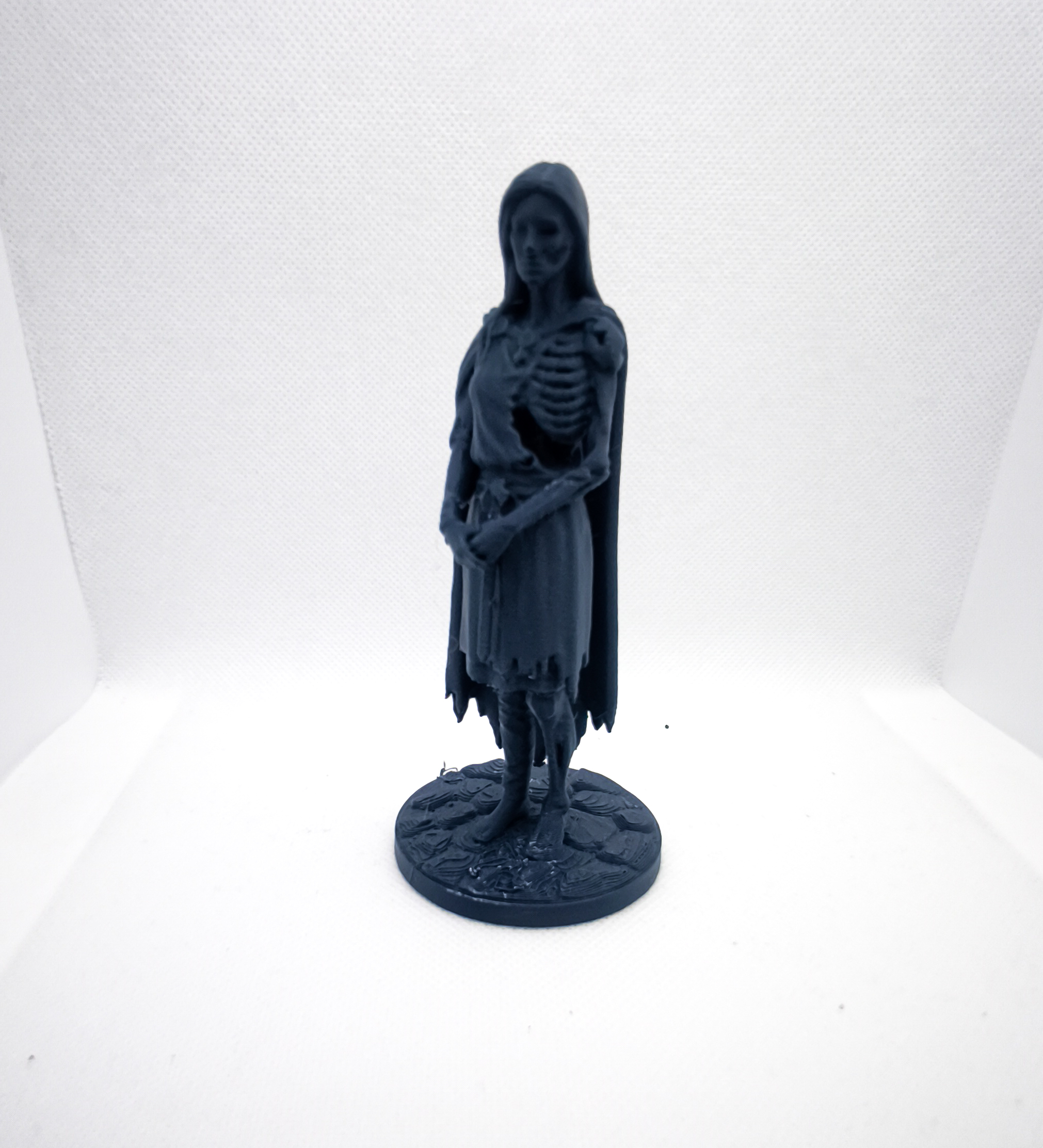 Hel norse god - human look
