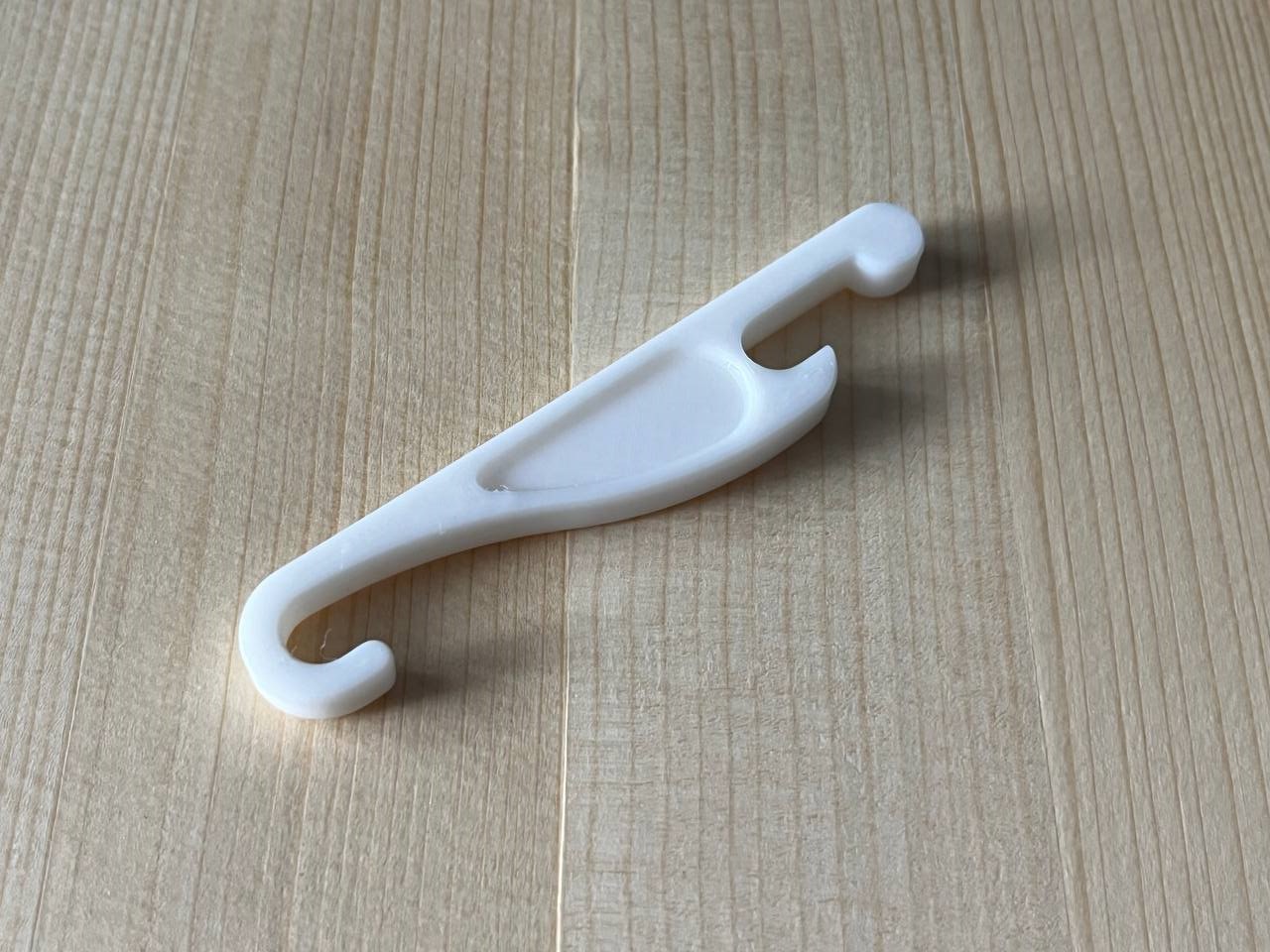 Shampoo & shower gel opener