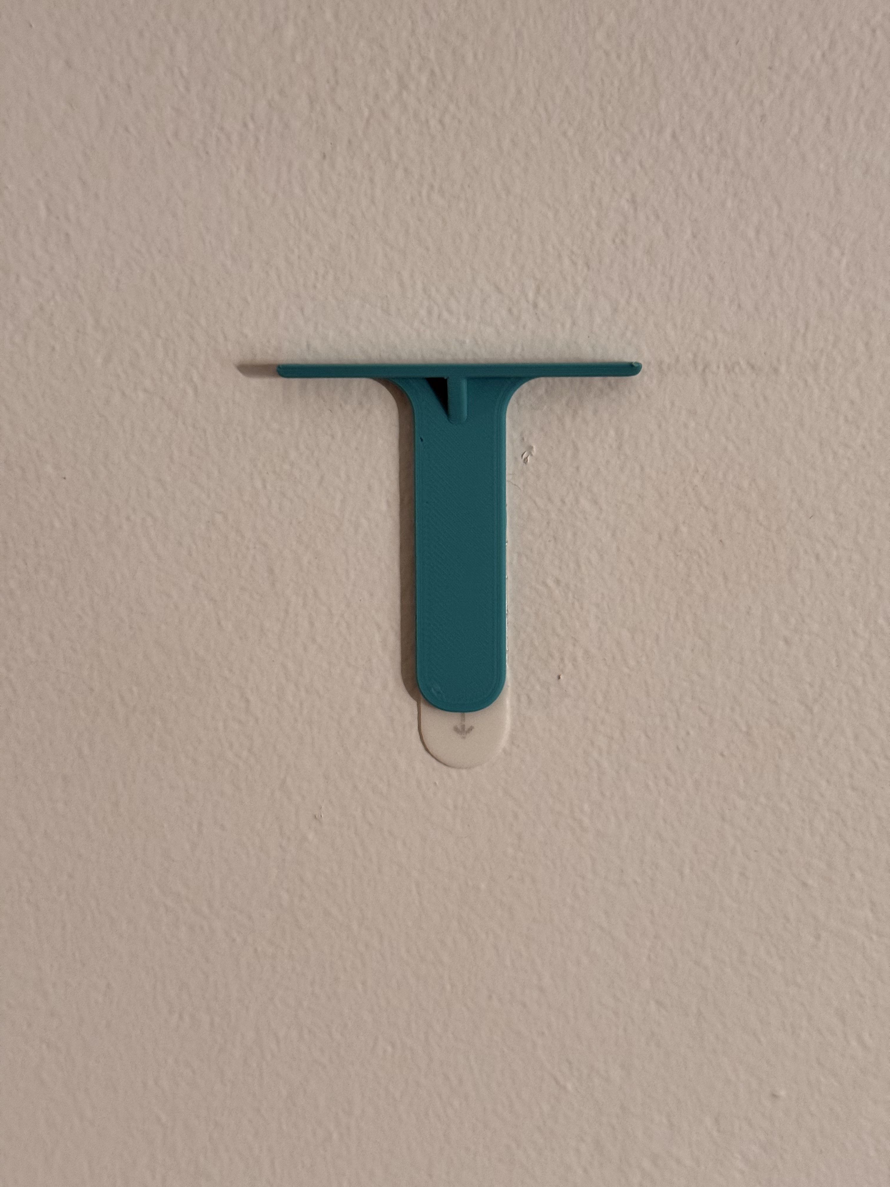 Picture Frame Hanger for 3M Command Strips