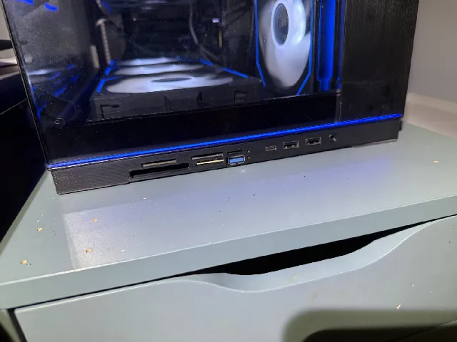 Lian Li Combo Front IO and Card Reader